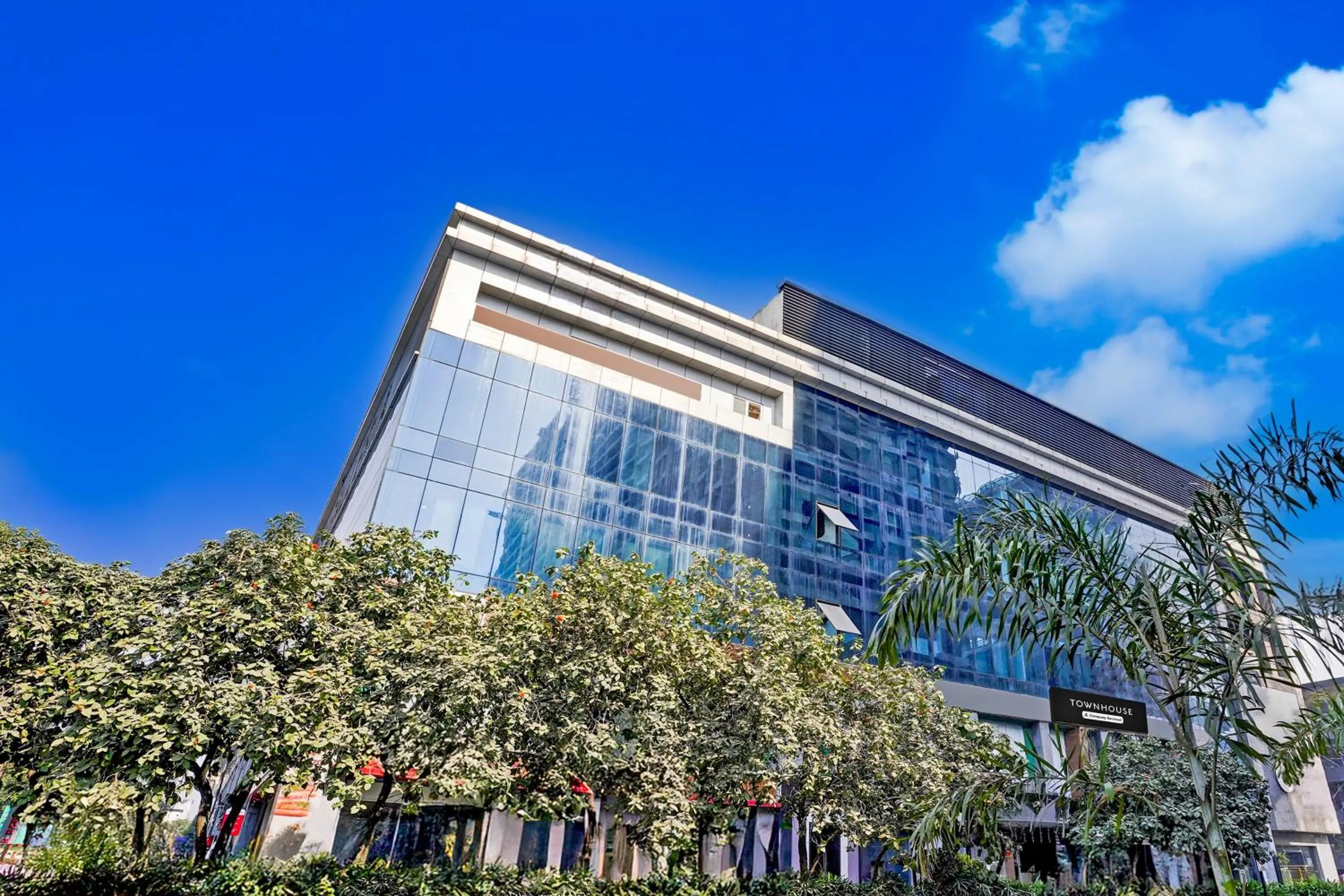 Facade/entrance in Super Townhouse PBG Mall Vashi