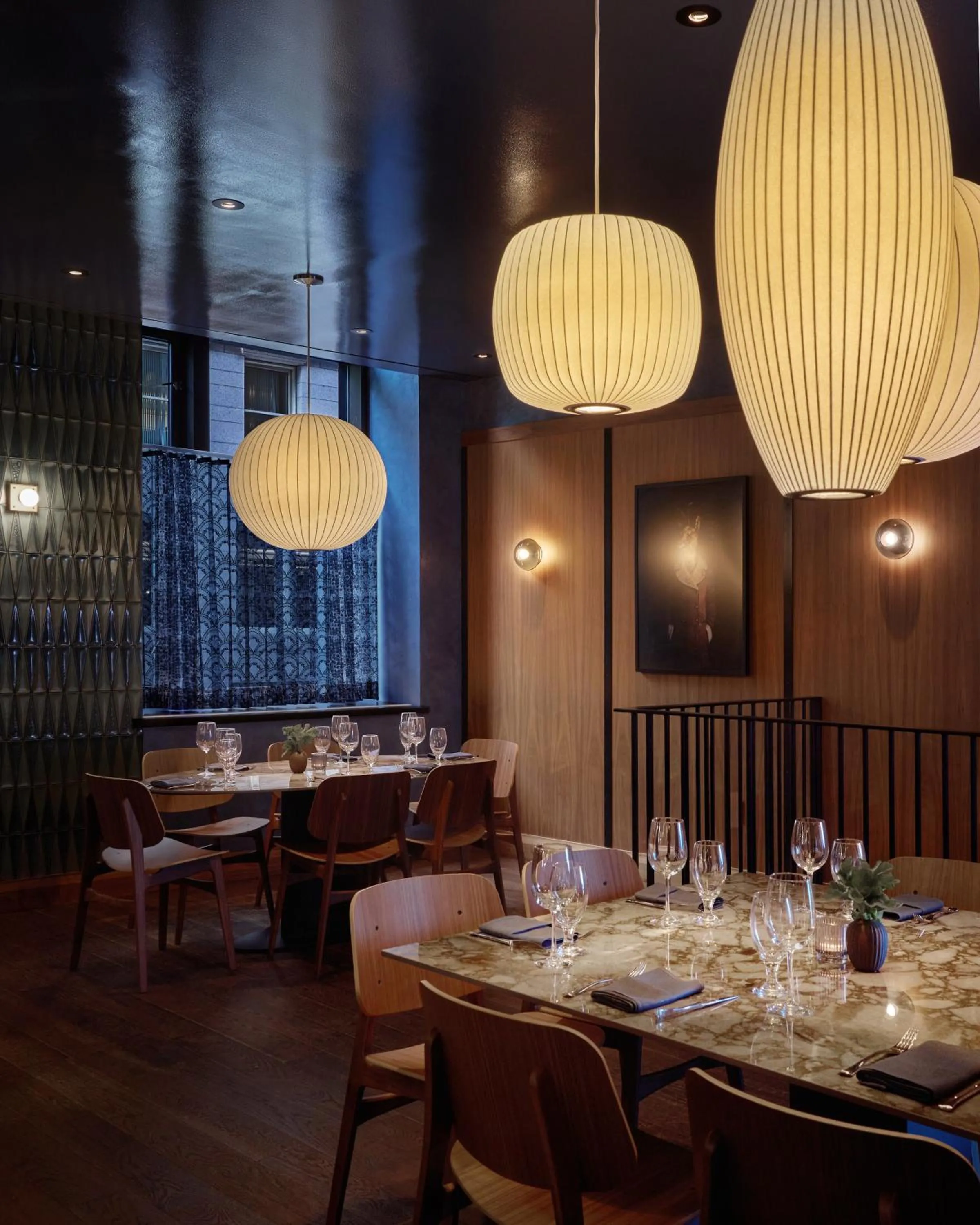 Restaurant/places to eat in Hotel AKA Boston Common