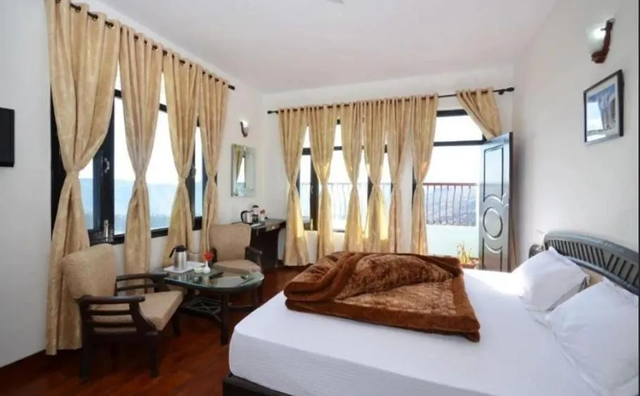 Bed in goSTOPS Mukteshwar