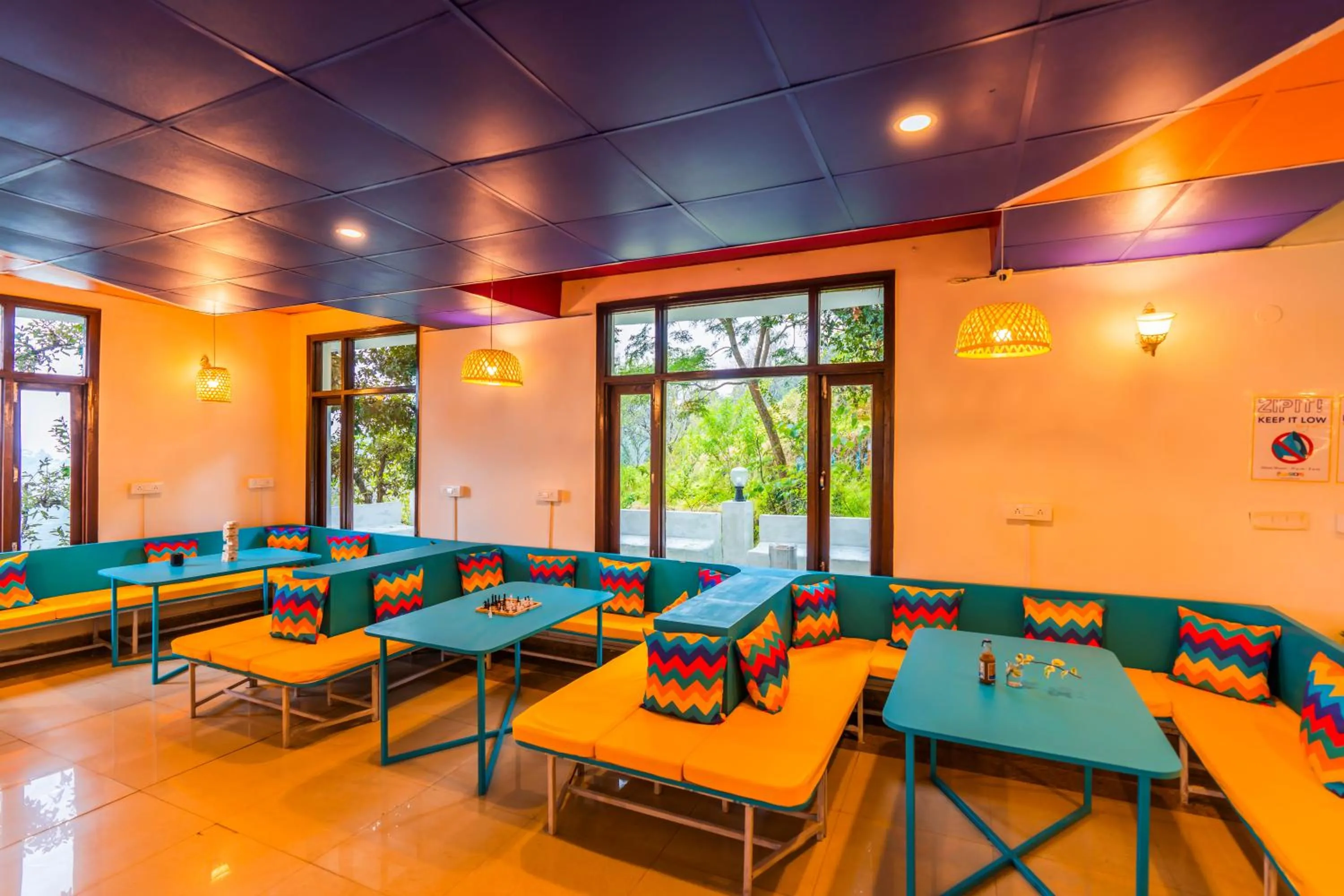 Seating area in goSTOPS Mukteshwar - Private Rooms and Dorms