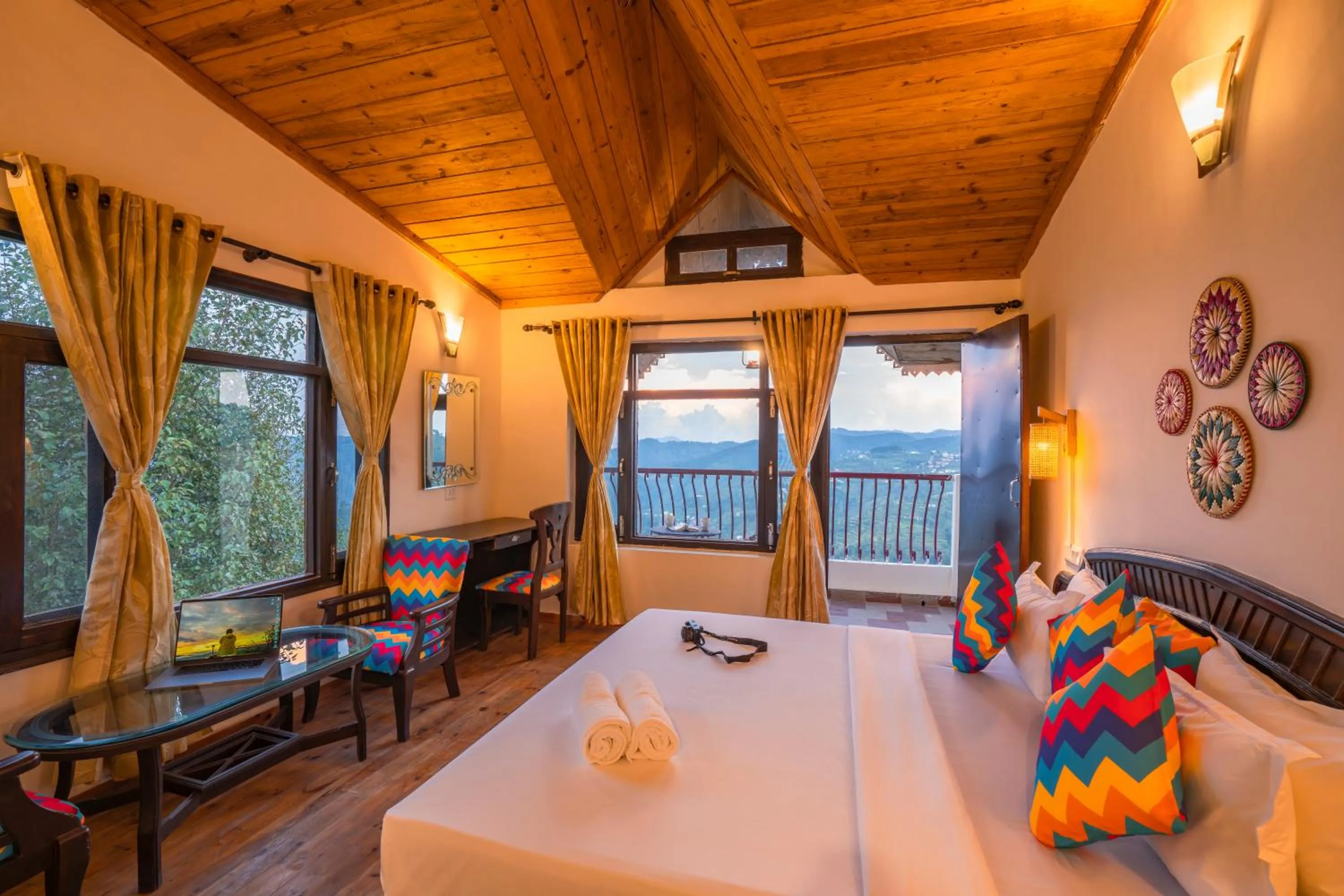 Bedroom, Bed in goSTOPS Mukteshwar - Private Rooms and Dorms