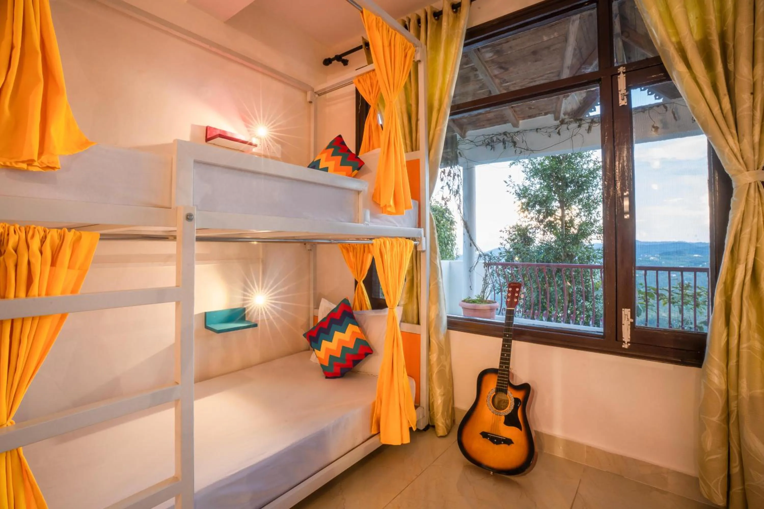 Bed in goSTOPS Mukteshwar