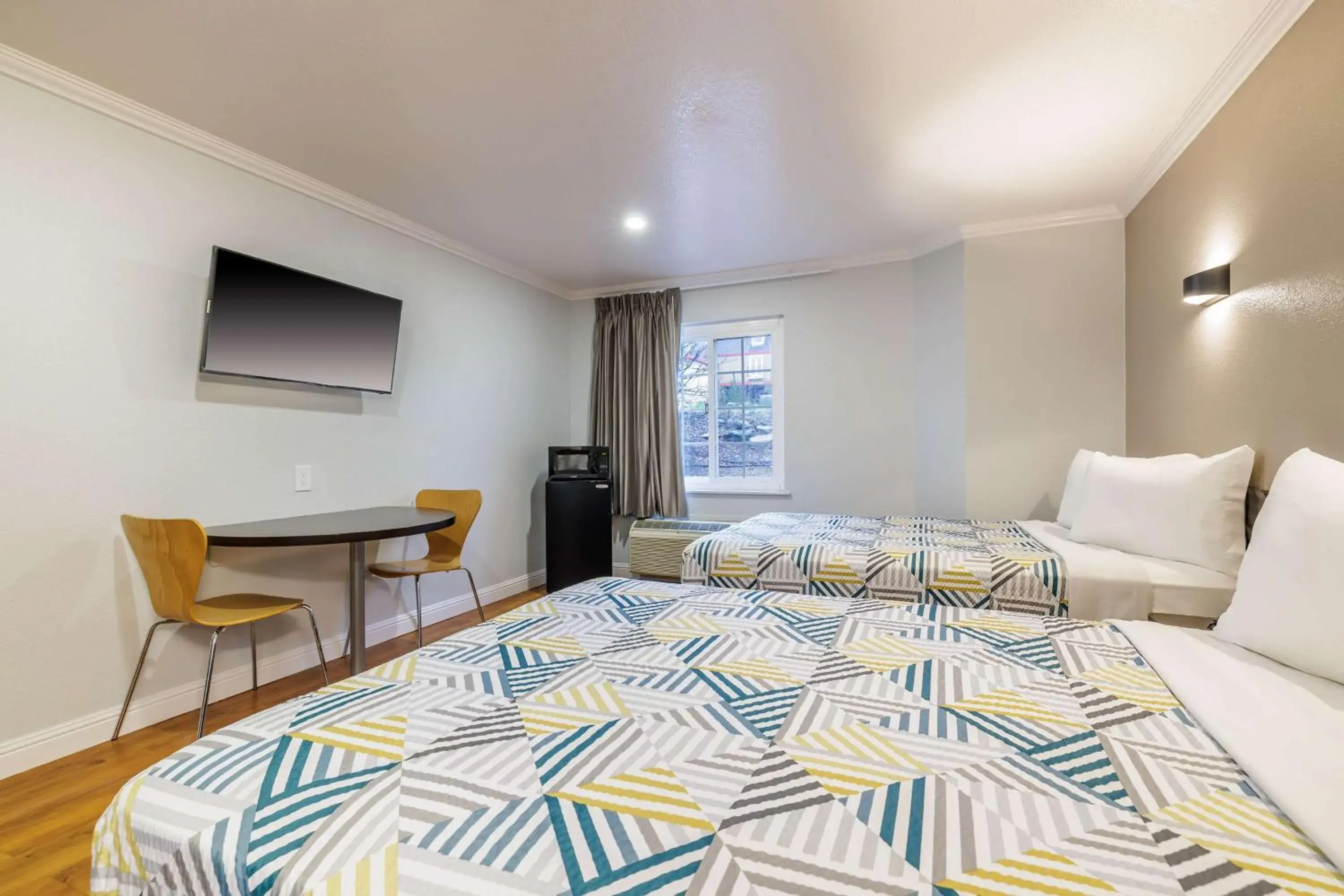 Bedroom, Bed in Motel 6-Auburn, CA Bedroom, Bed in Motel 6-Auburn, CA