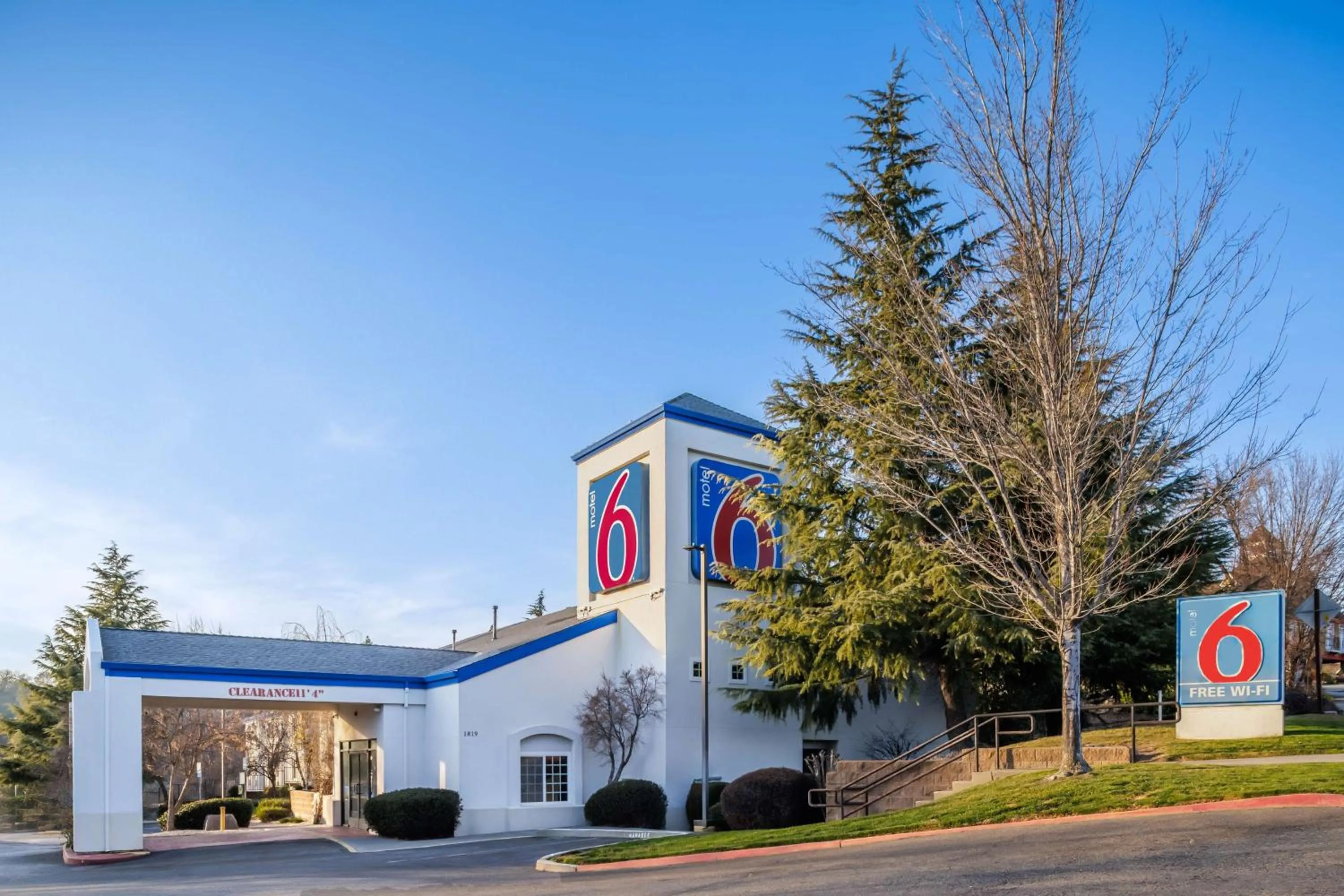 Property building in Motel 6-Auburn, CA