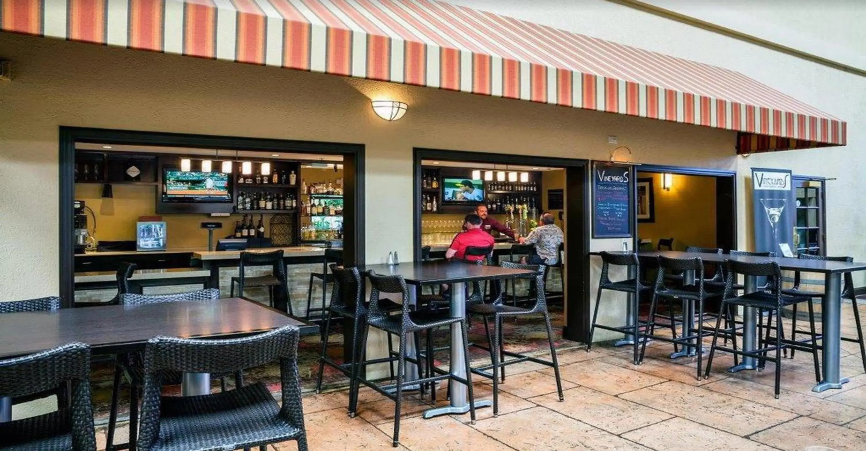 Lounge or bar in Concord Plaza Hotel Lounge or bar in Concord Plaza Hotel