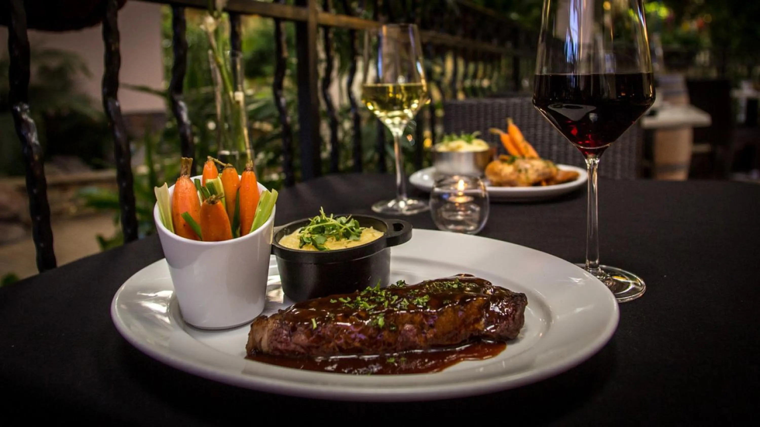 Restaurant/places to eat in Concord Plaza Hotel