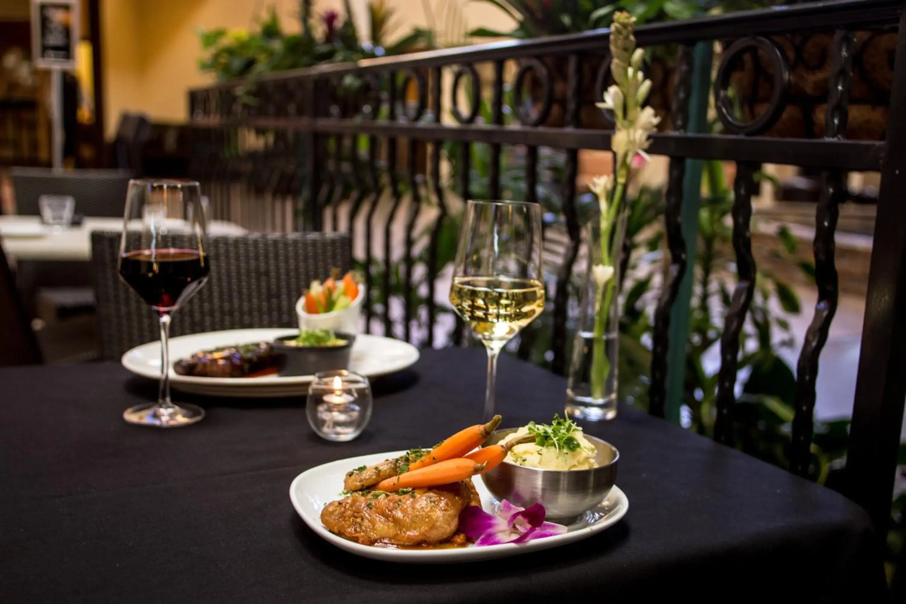 Restaurant/places to eat in Concord Plaza Hotel Restaurant/places to eat in Concord Plaza Hotel