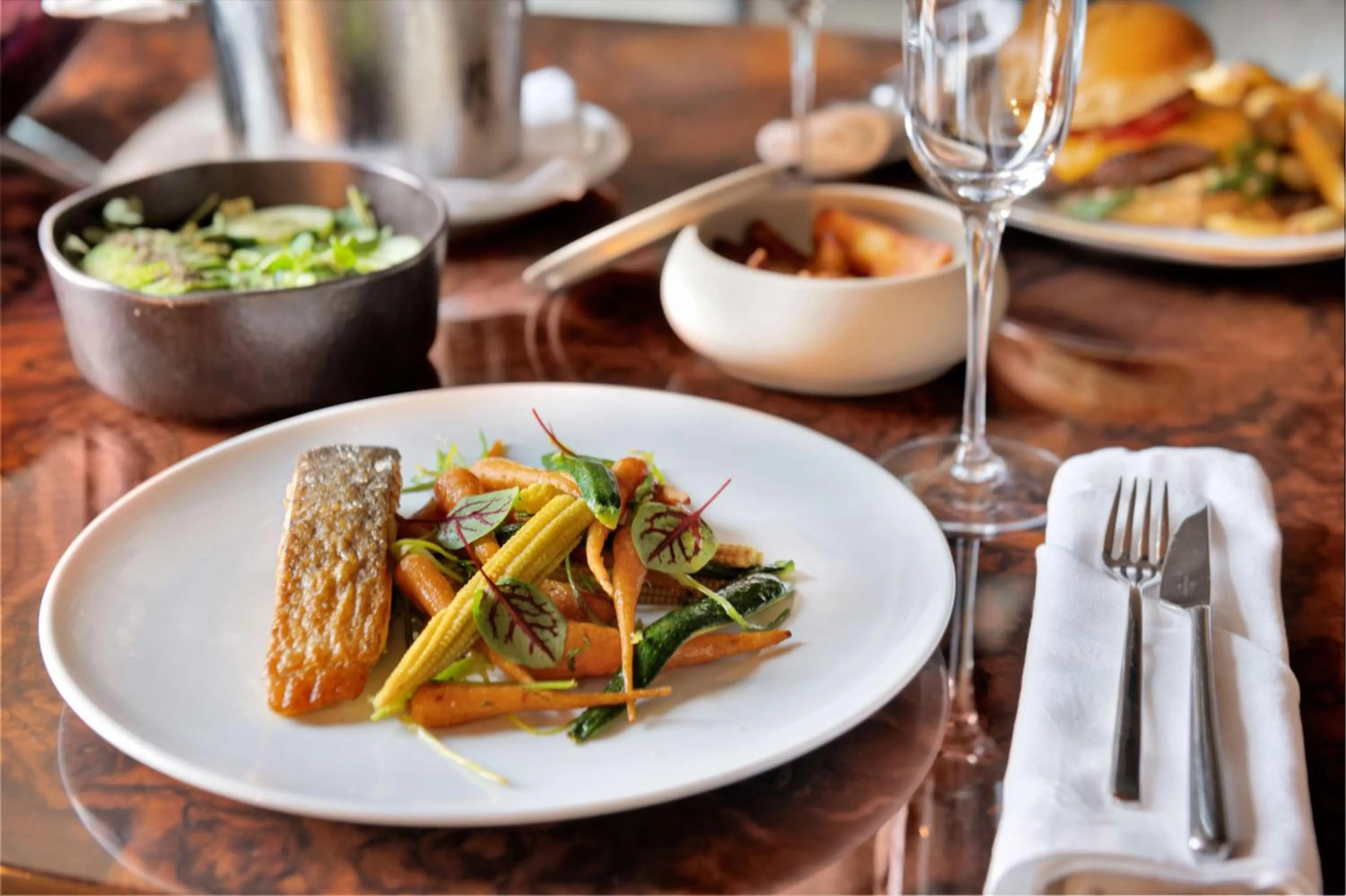 Restaurant/places to eat in Hilton Porto Gaia