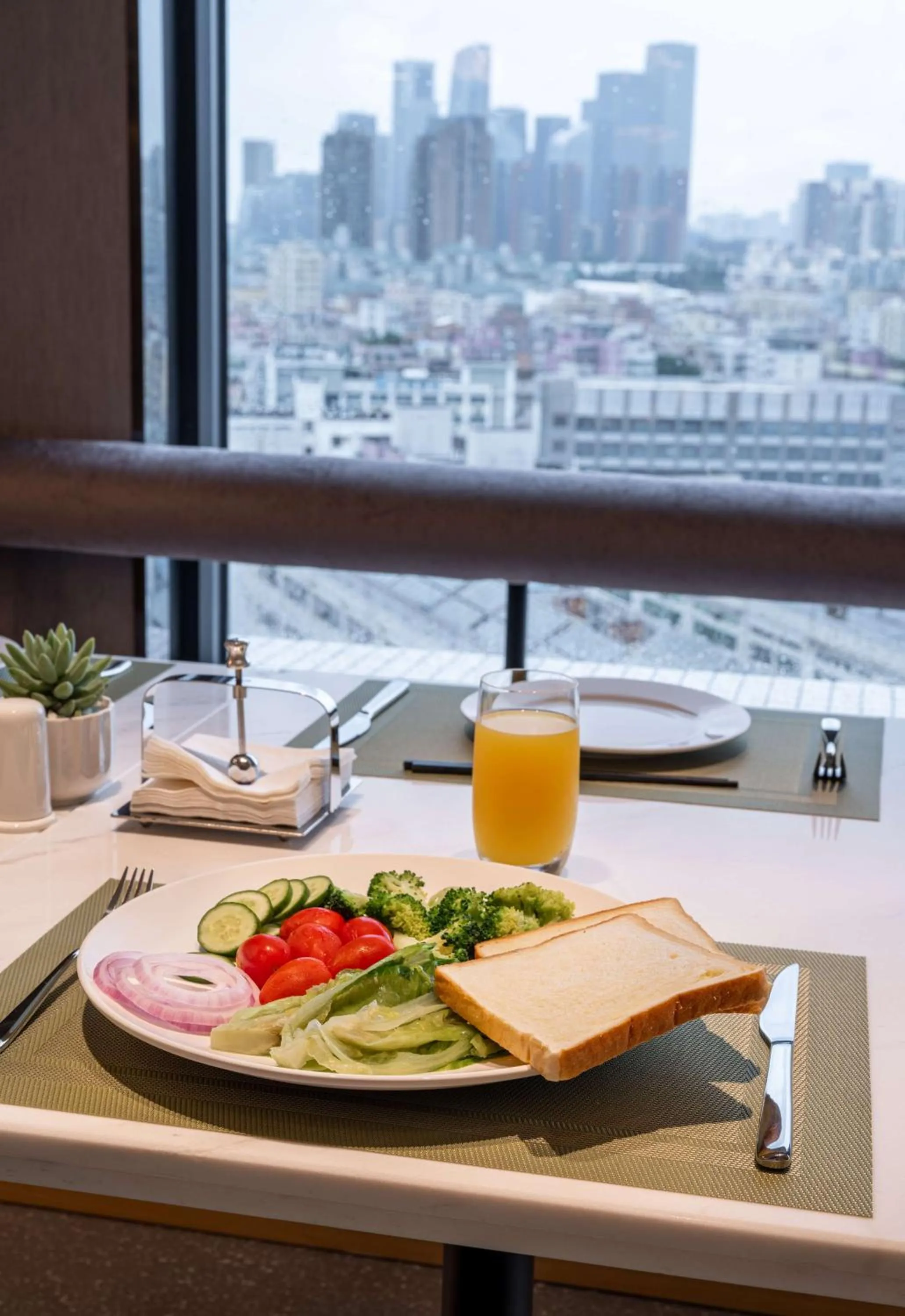 Restaurant/places to eat in Hilton Garden Inn Shenzhen Nanshan Avenue