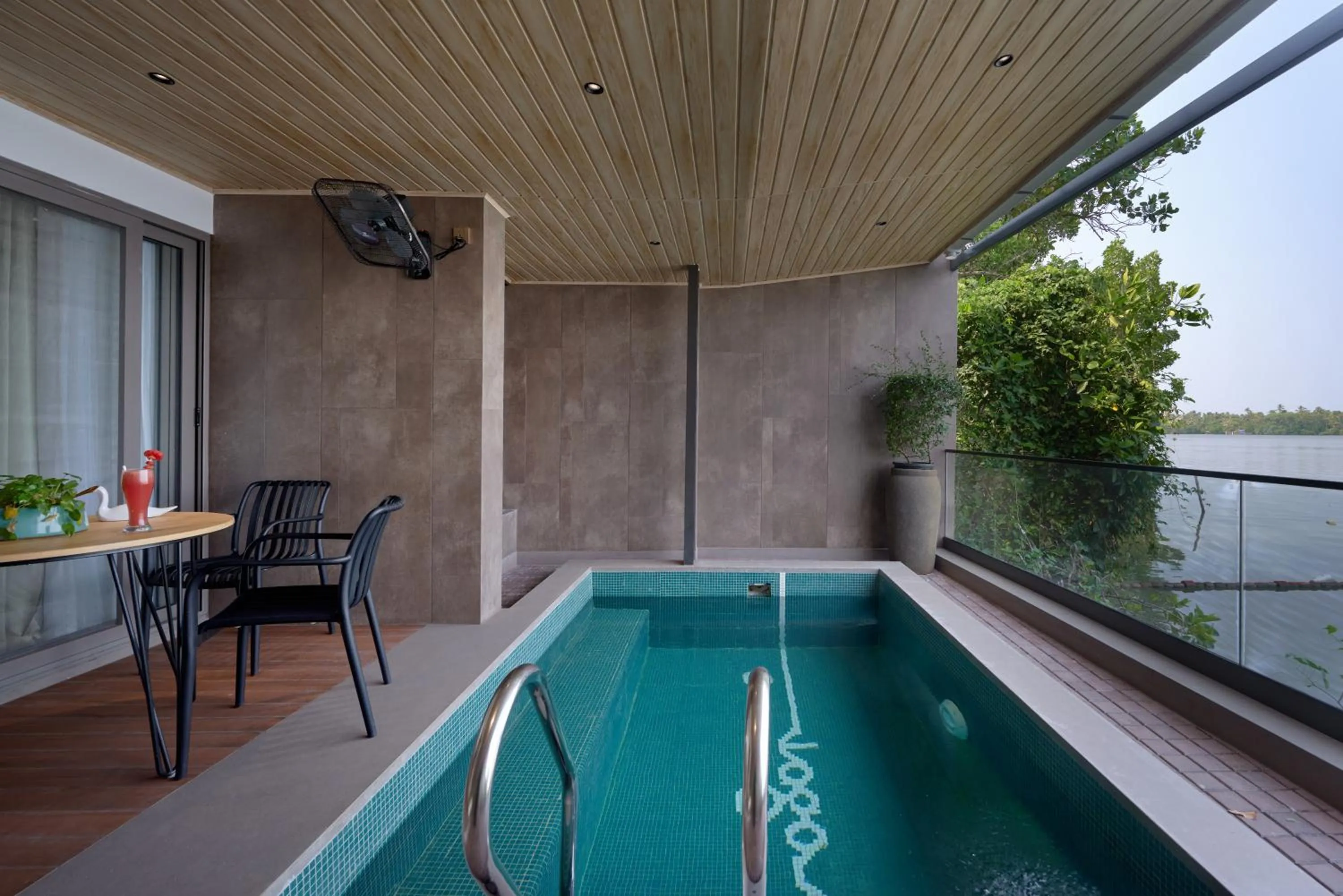 Lago Leisure Resort & Spa