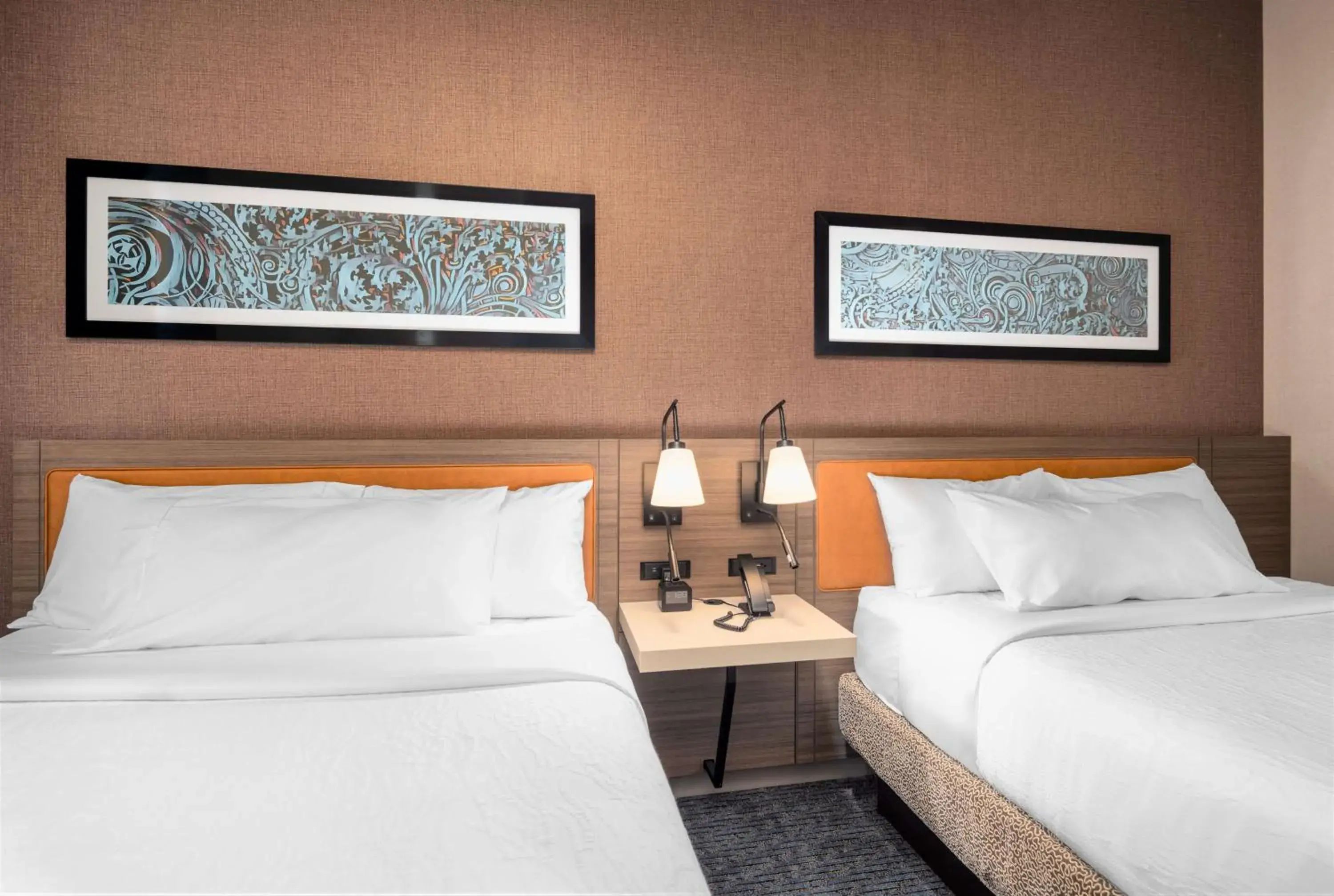 Queen Room with Two Queen Beds in Hilton Garden Inn- Chicago Central Loop Queen Room with Two Queen Beds in Hilton Garden Inn- Chicago Central Loop