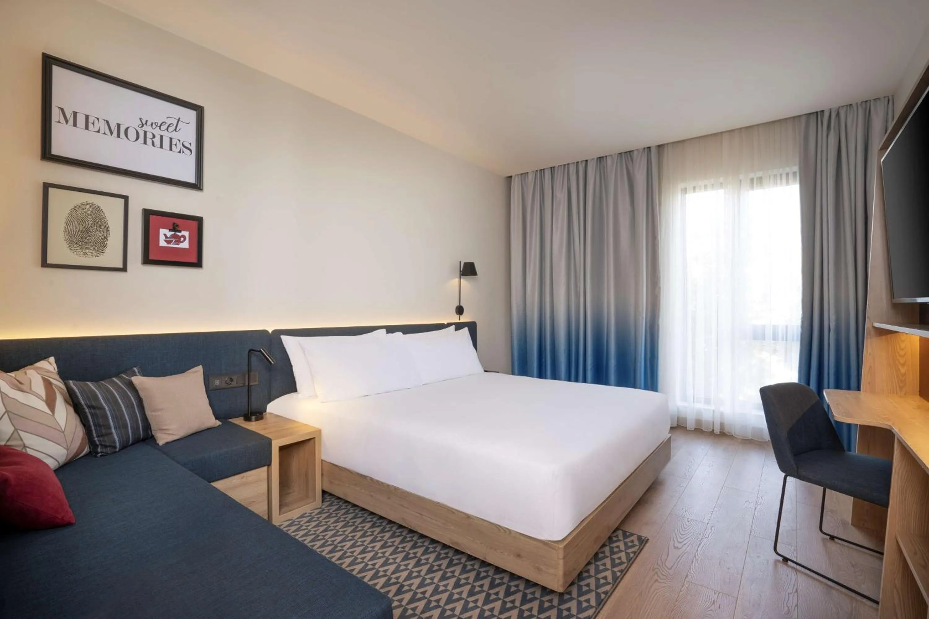 Bedroom, Bed in Hampton By Hilton Tashkent