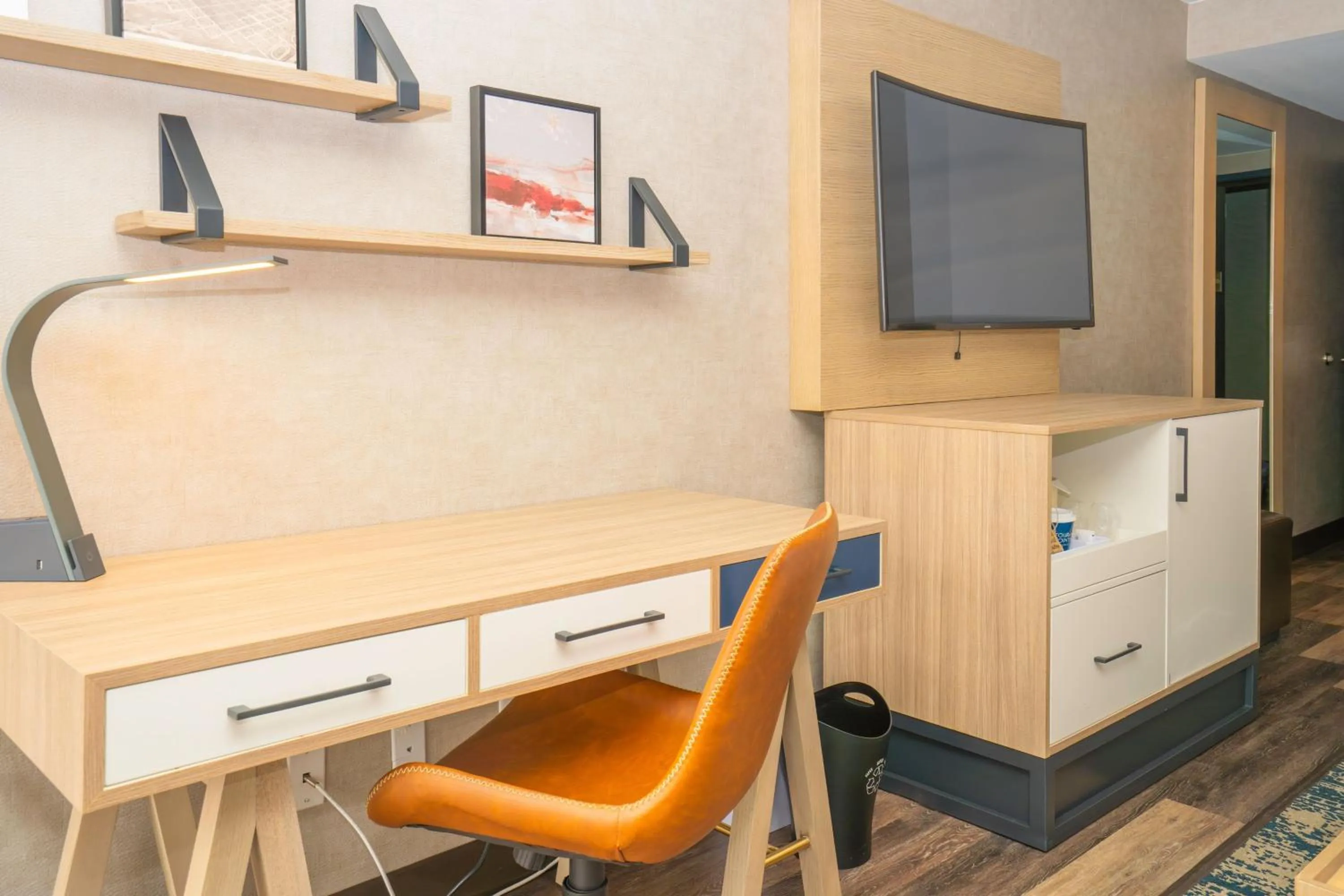 Photo of the whole room in Four Points by Sheraton Salt Lake City Airport