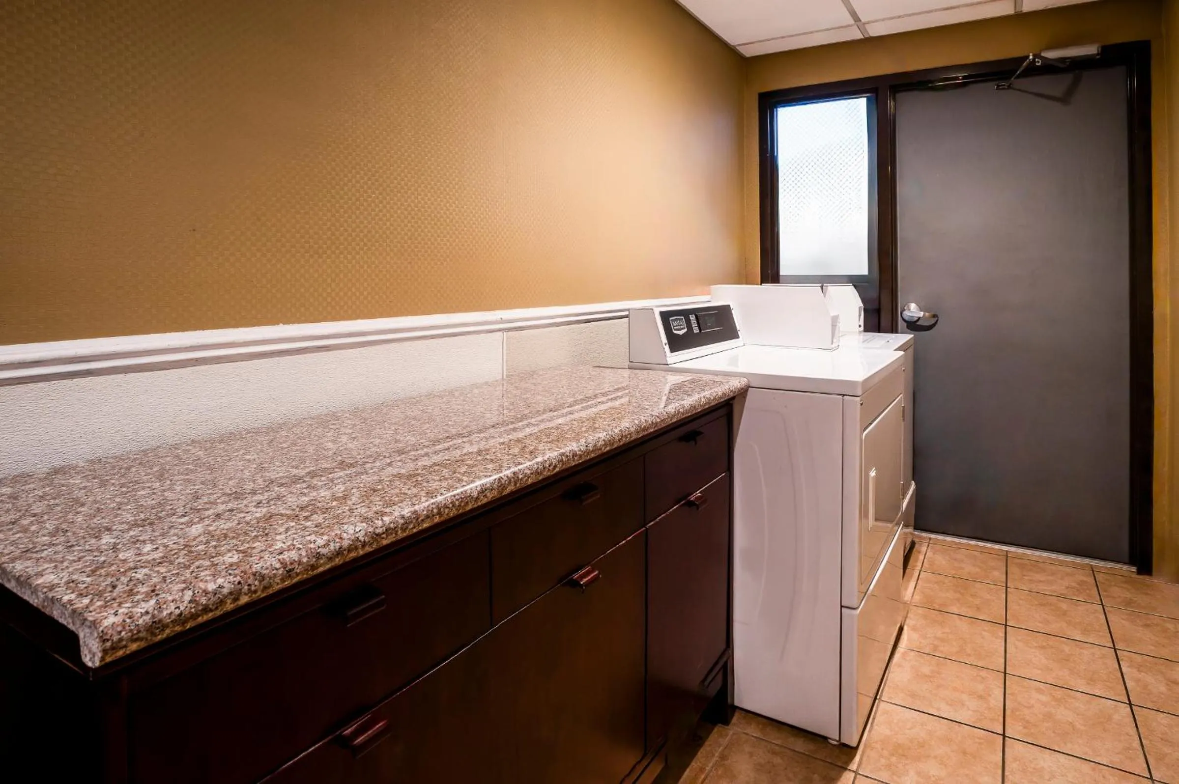 laundry in Hotel Mira Vista