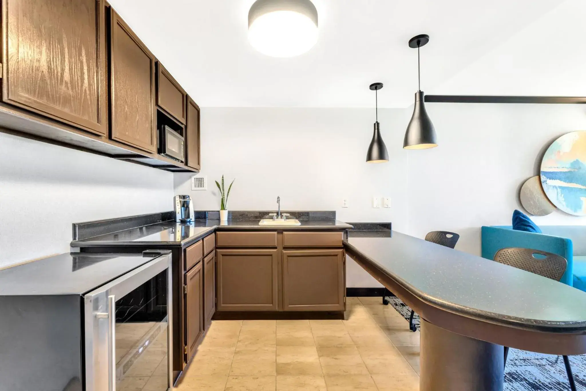 One-Bedroom King Suite in Crowne Plaza Hotel Foster City-San Mateo by IHG One-Bedroom King Suite in Crowne Plaza Hotel Foster City-San Mateo by IHG