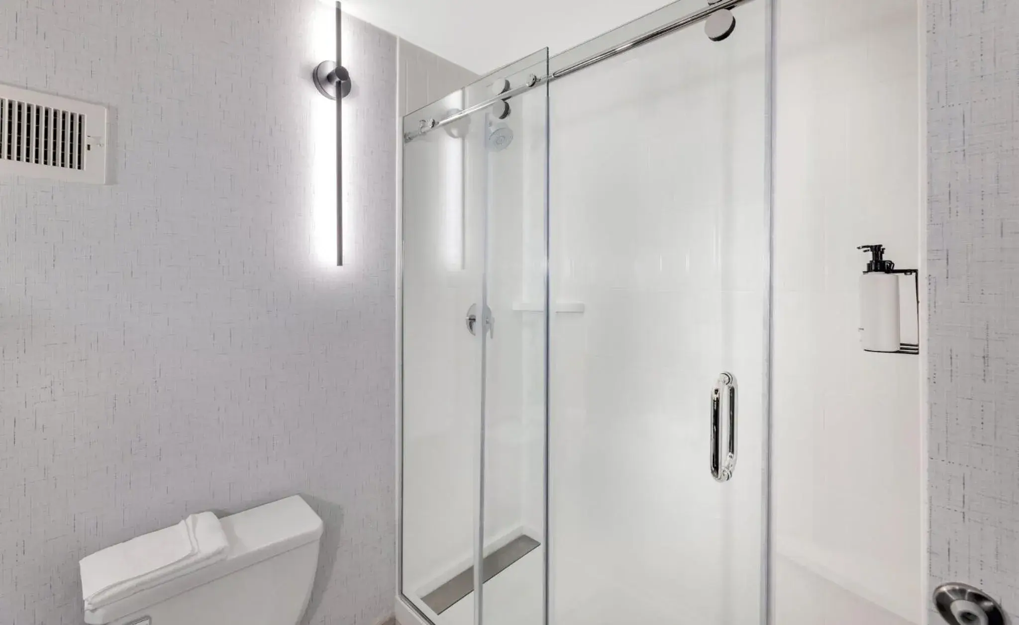 One-Bedroom King Suite in Crowne Plaza Hotel Foster City-San Mateo by IHG One-Bedroom King Suite in Crowne Plaza Hotel Foster City-San Mateo by IHG