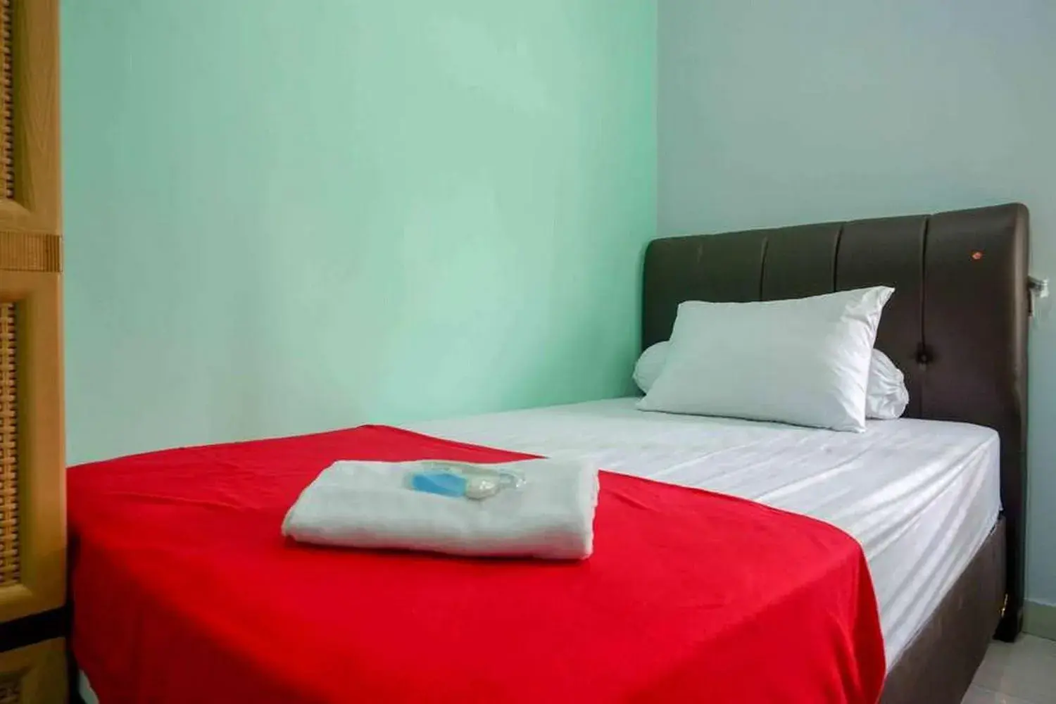 Bedroom, Bed in Griya Zukarnaen Syariah near Universitas Mercubuana Yogyakarta RedPartner Bedroom, Bed in Griya Zukarnaen Syariah near Universitas Mercubuana Yogyakarta RedPartner