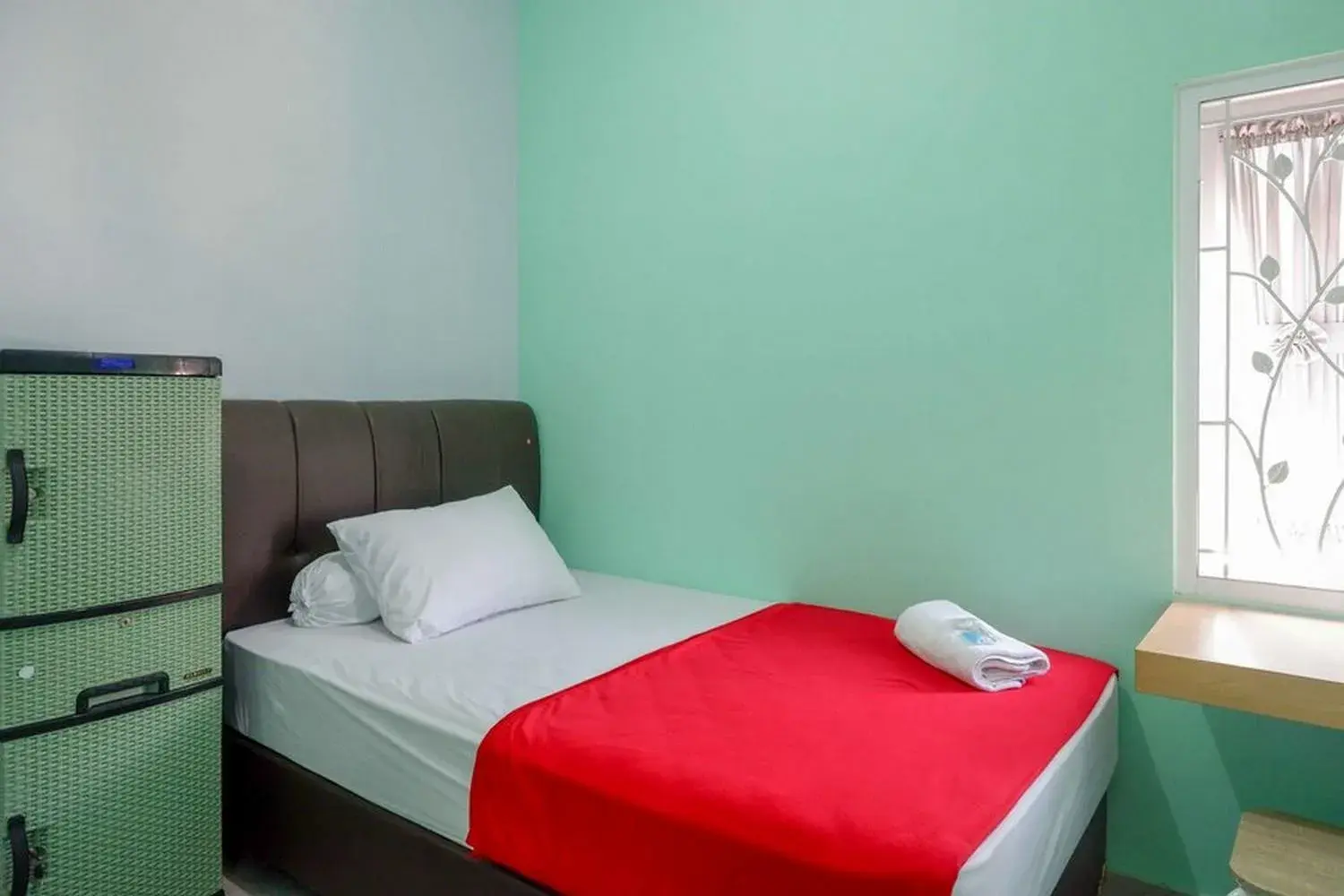 Bedroom, Bed in Griya Zukarnaen Syariah near Universitas Mercubuana Yogyakarta RedPartner Bedroom, Bed in Griya Zukarnaen Syariah near Universitas Mercubuana Yogyakarta RedPartner