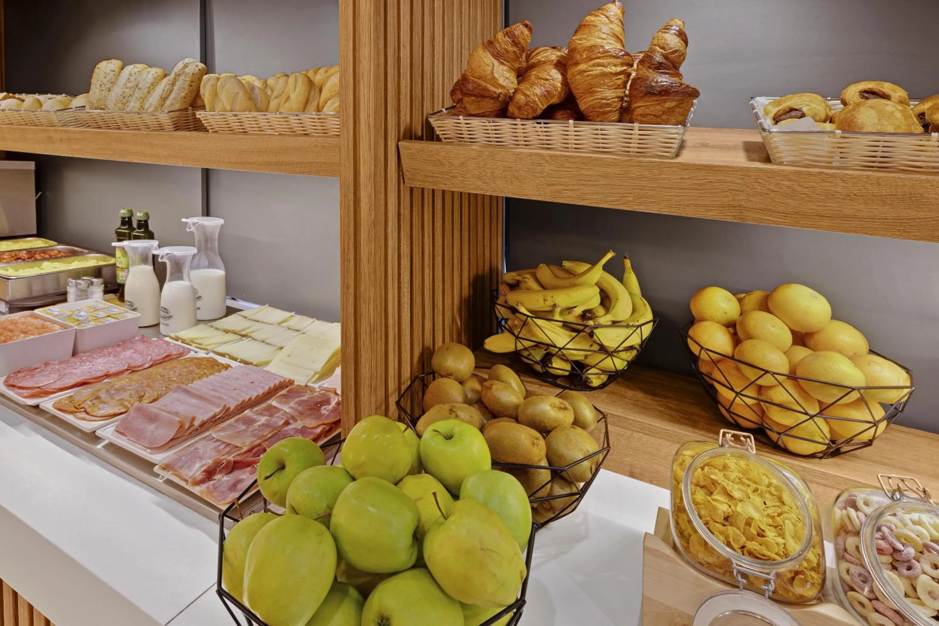 Breakfast in B&B HOTEL Málaga Centro