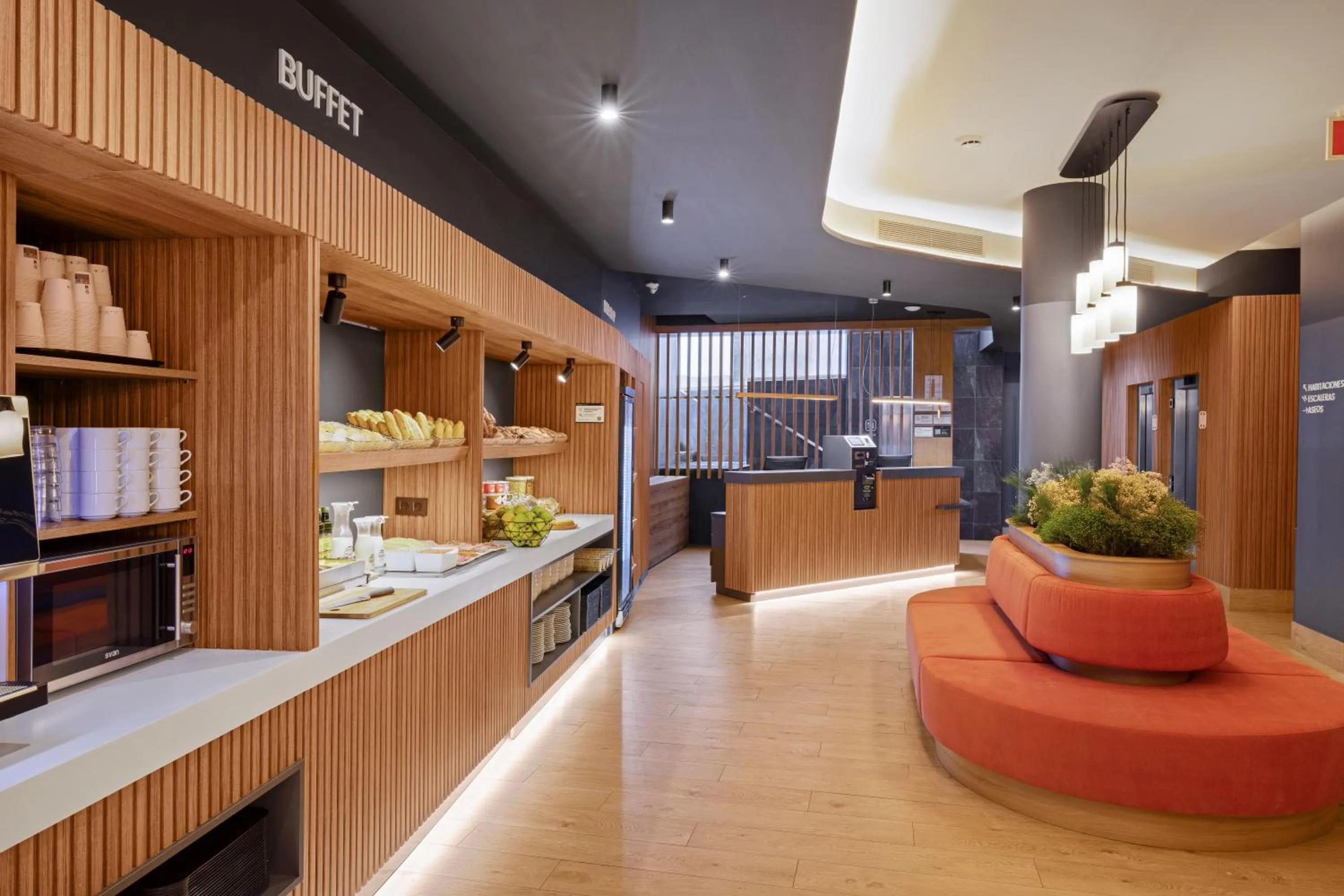 Breakfast in B&B HOTEL Málaga Centro