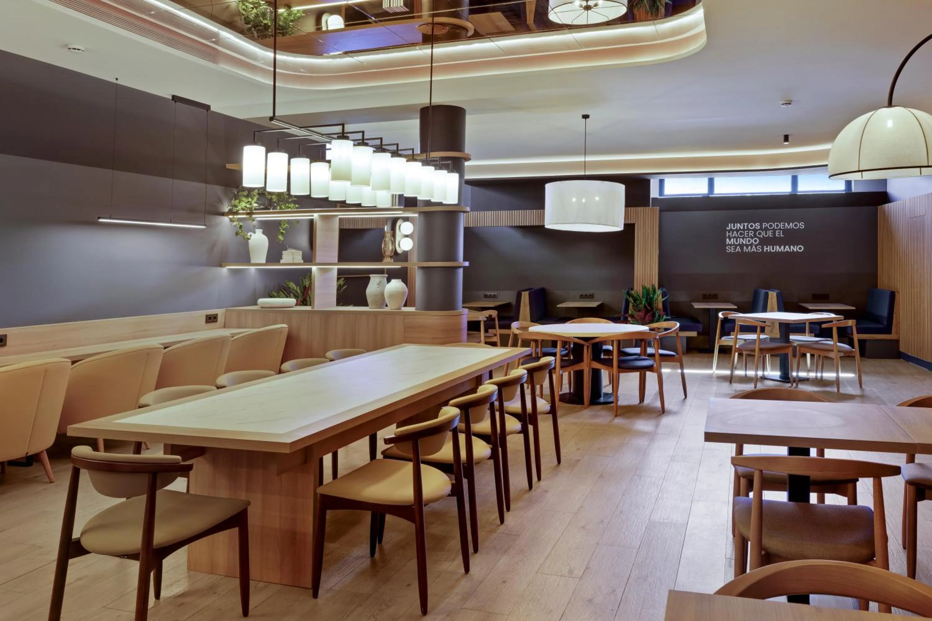 Restaurant/places to eat in B&B HOTEL Málaga Centro