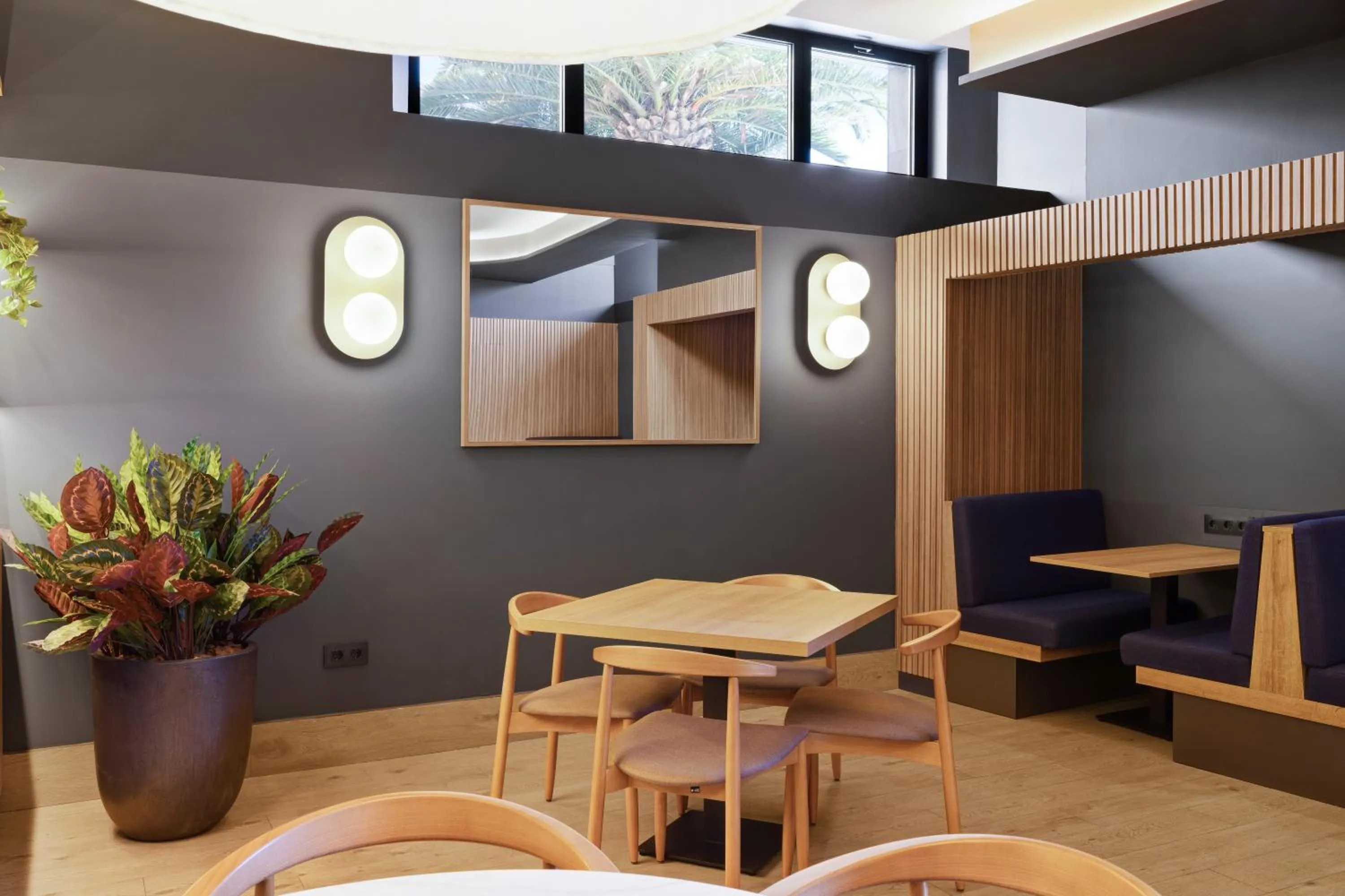 Restaurant/places to eat in B&B HOTEL Málaga Centro