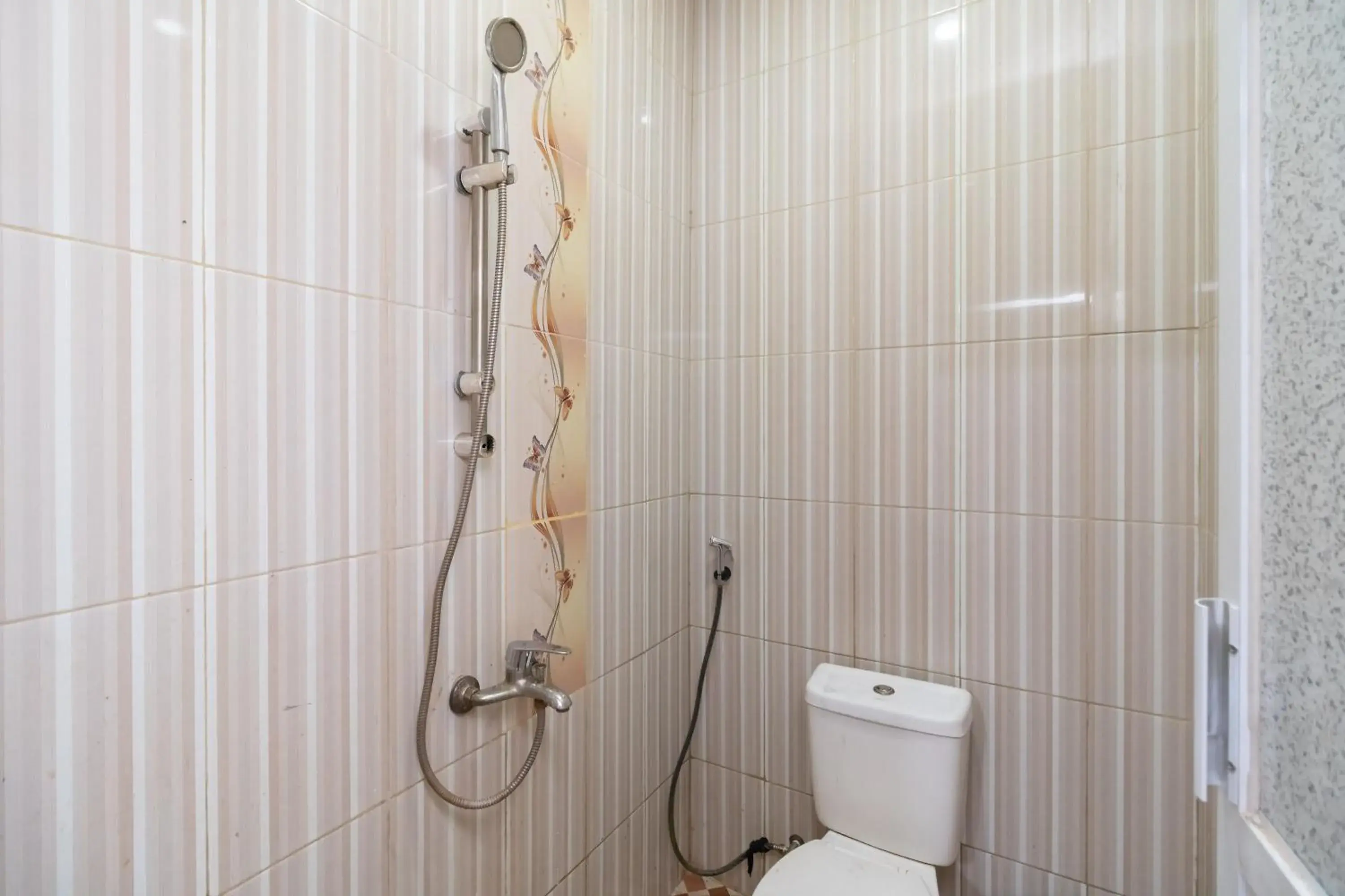 RedDoorz @ Jalan Gajah Mada Lampung RedDoorz @ Jalan Gajah Mada Lampung