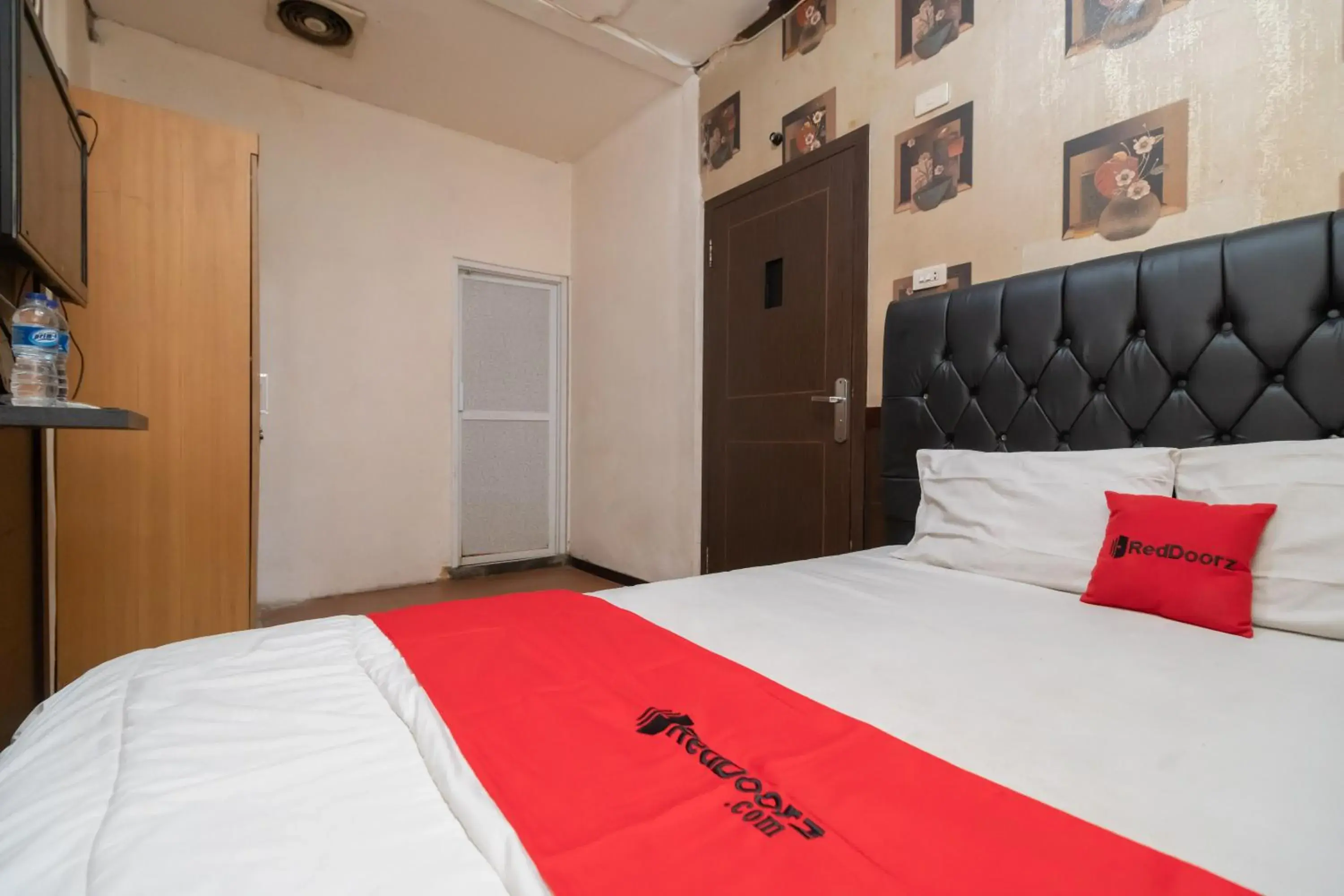 Bed in RedDoorz @ Jalan Gajah Mada Lampung Bed in RedDoorz @ Jalan Gajah Mada Lampung