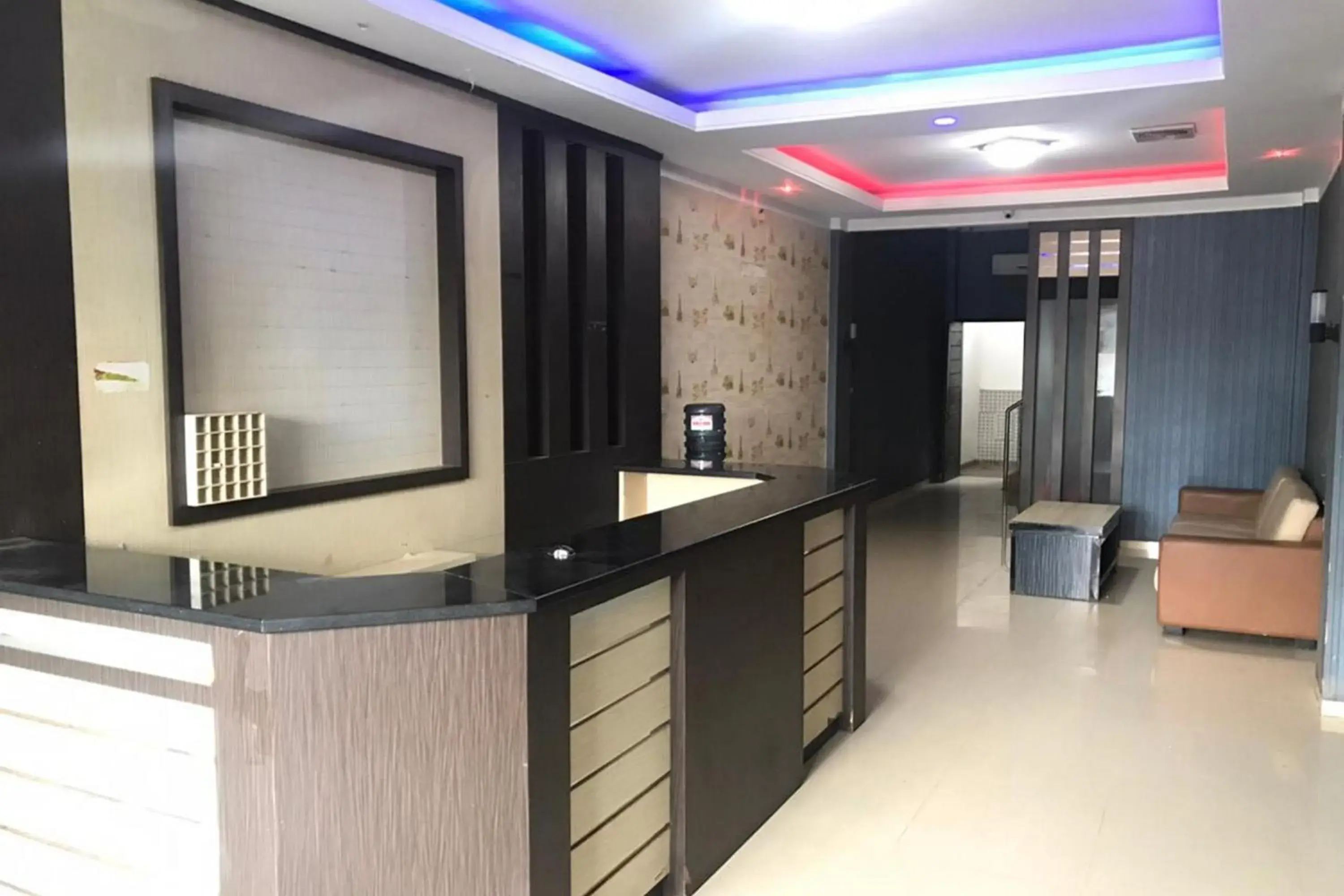 Facade/entrance in RedDoorz @ Jalan Gajah Mada Lampung Facade/entrance in RedDoorz @ Jalan Gajah Mada Lampung