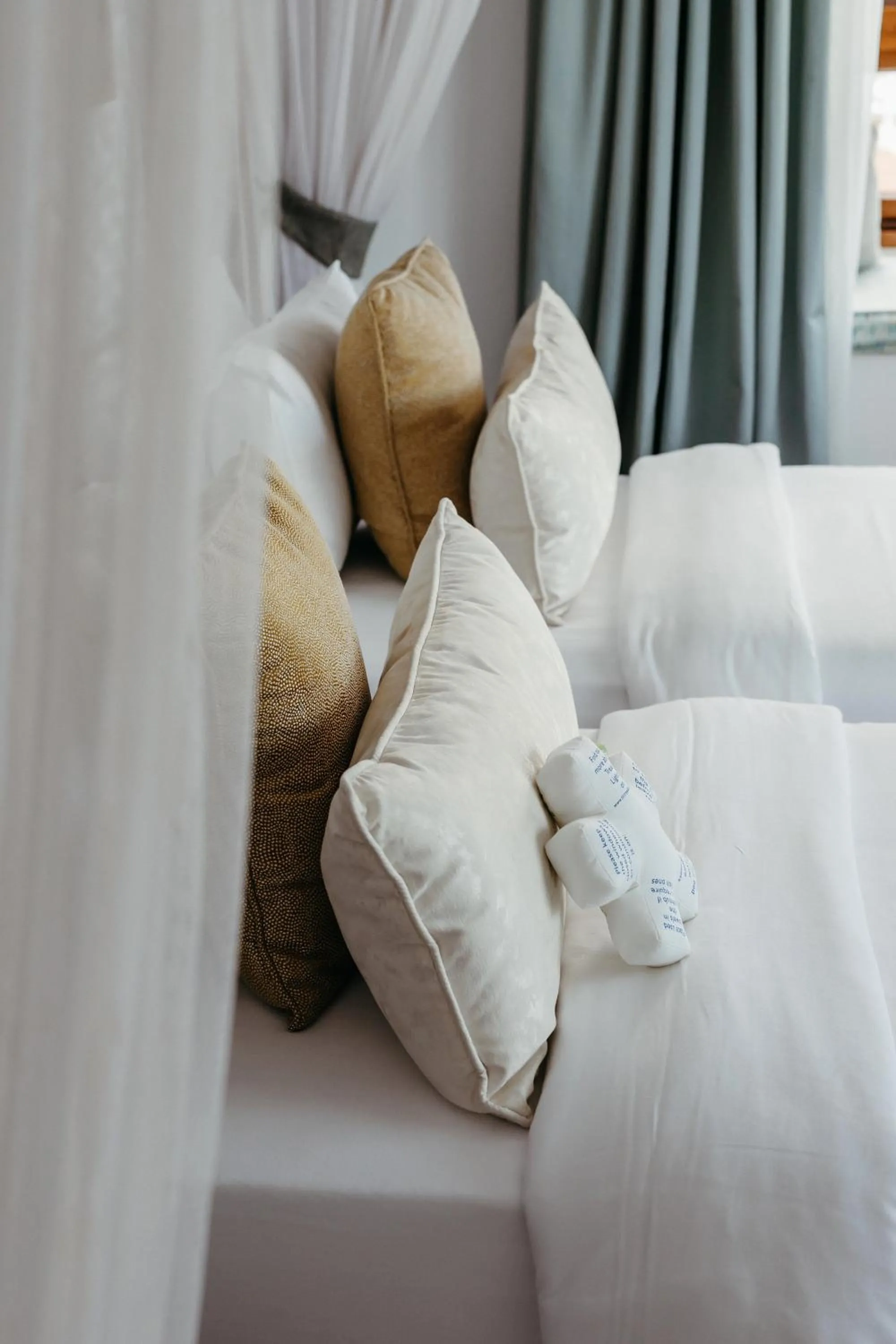 Bedroom, Bed in LUX* Marijani Zanzibar