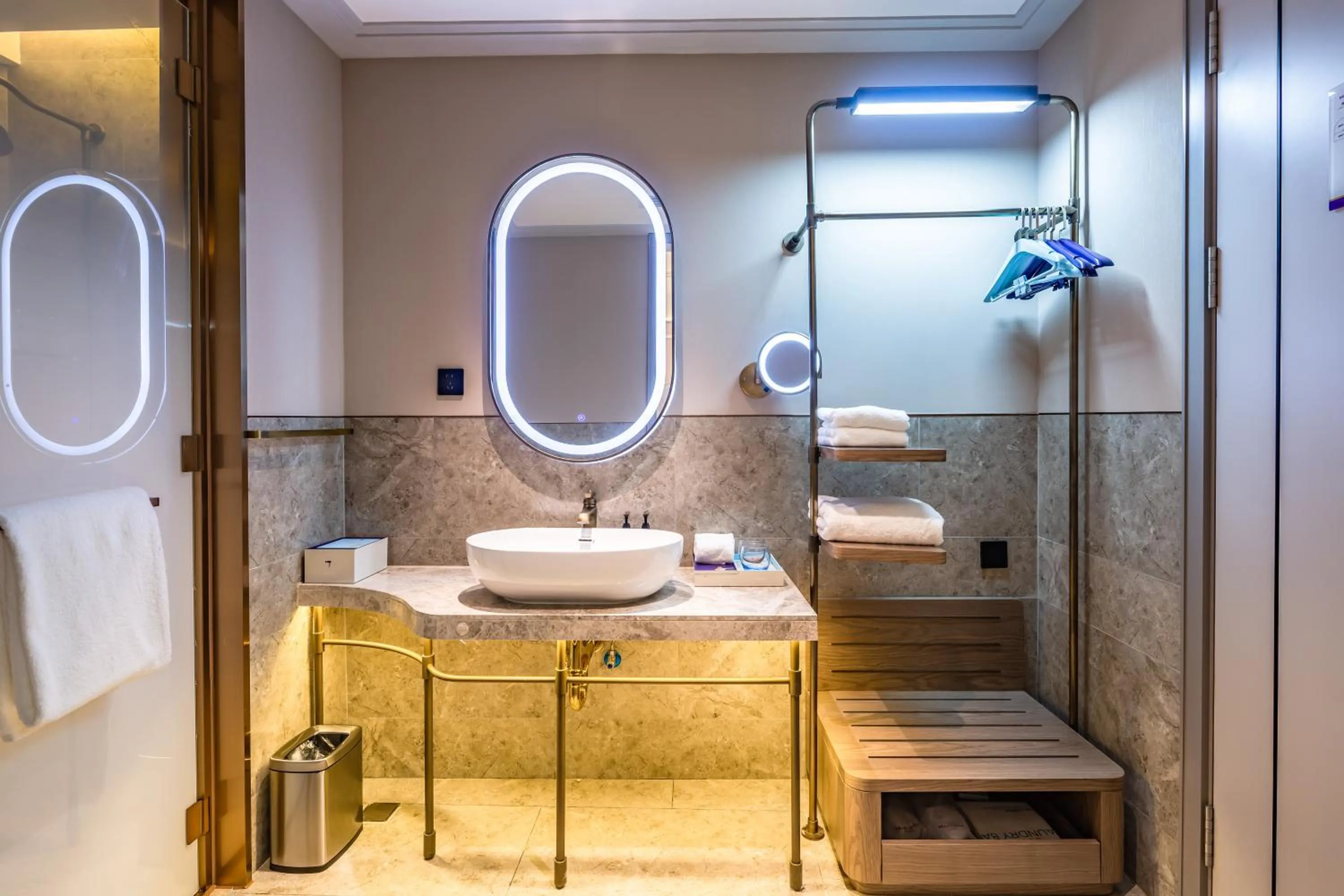 Mercure Qingdao Downtown