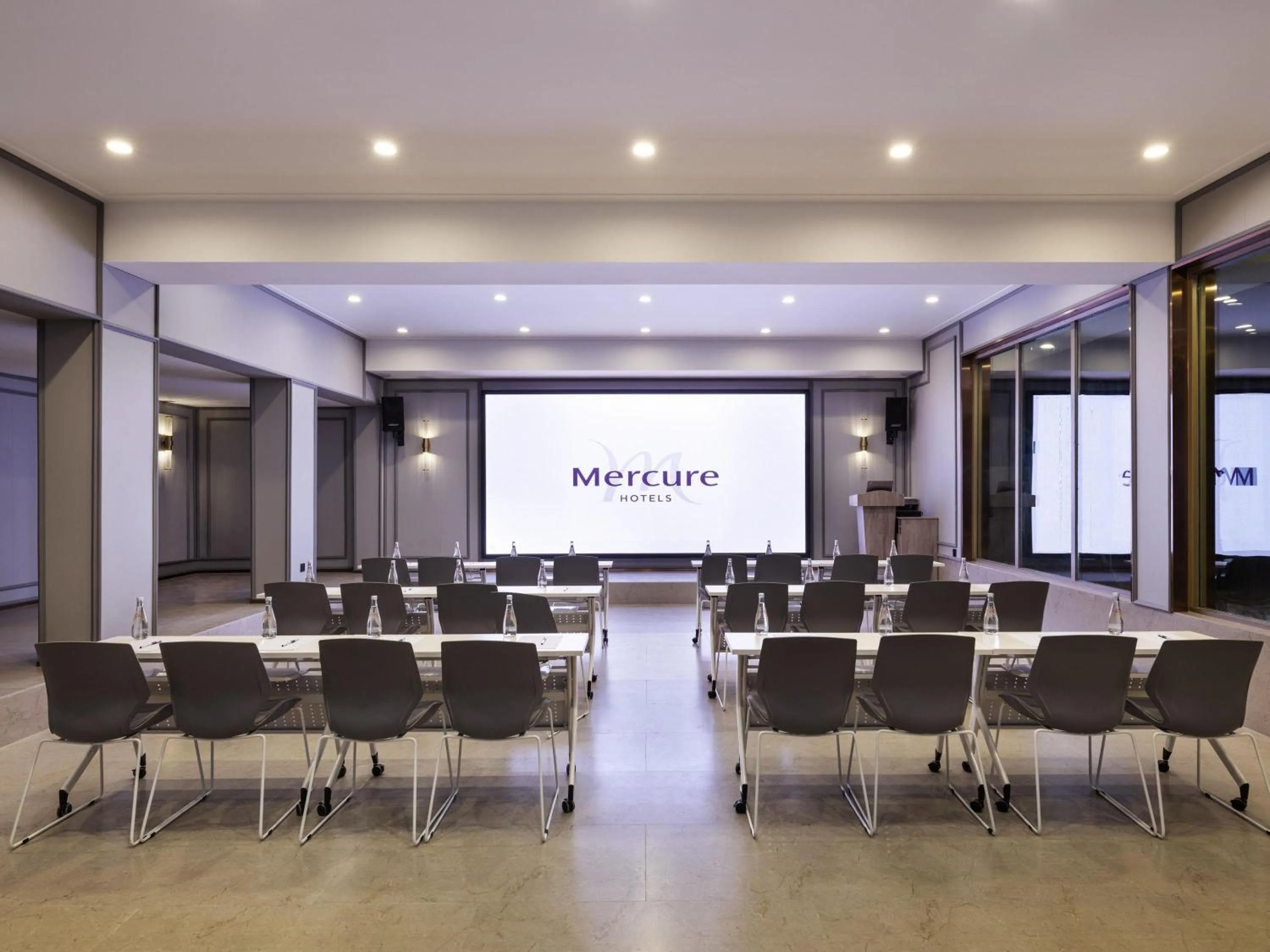 Meeting/conference room in Mercure Qingdao Downtown