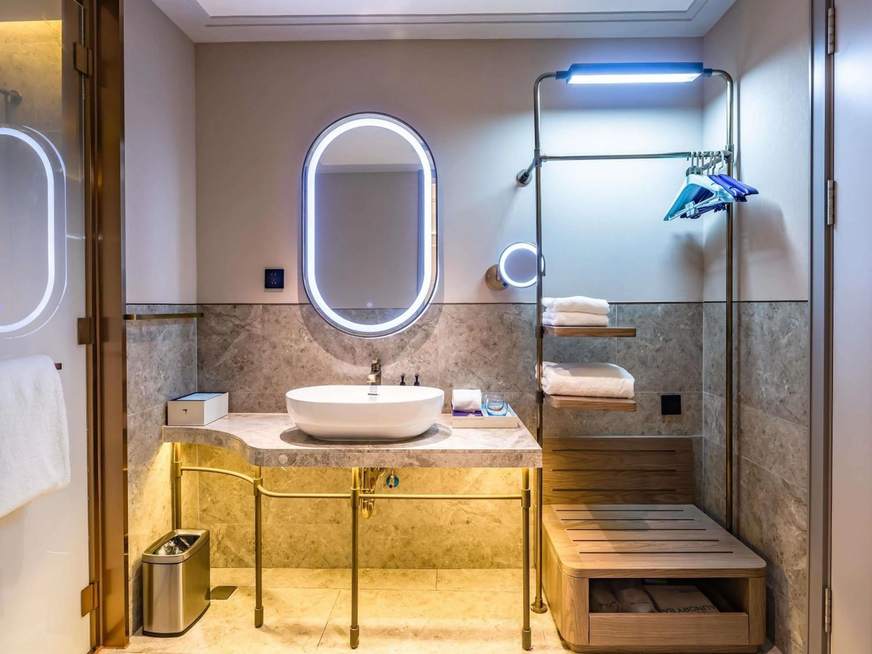 Bedroom in Mercure Qingdao Downtown