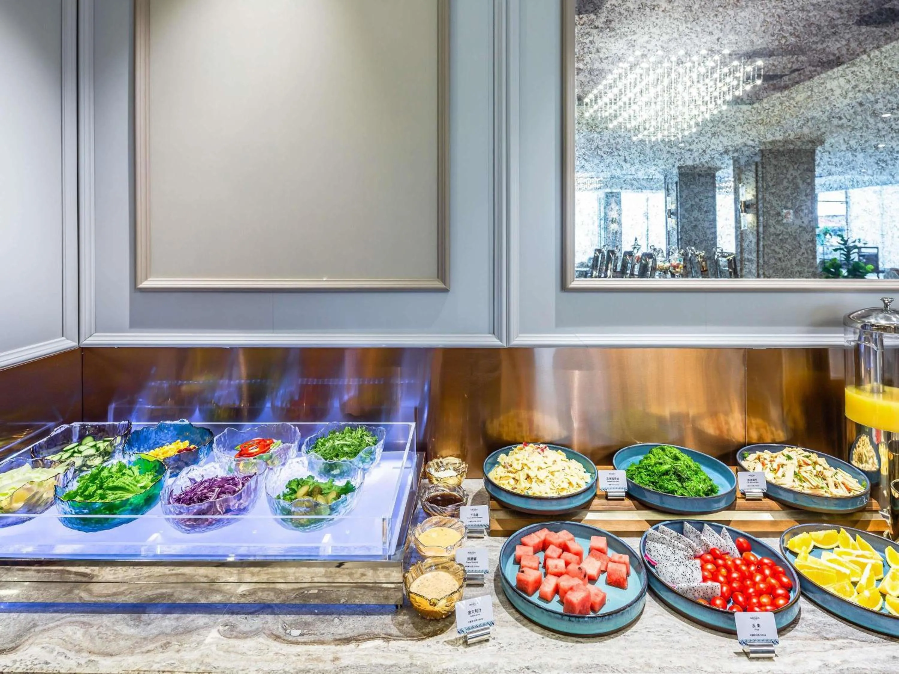 Restaurant/places to eat in Mercure Qingdao Downtown