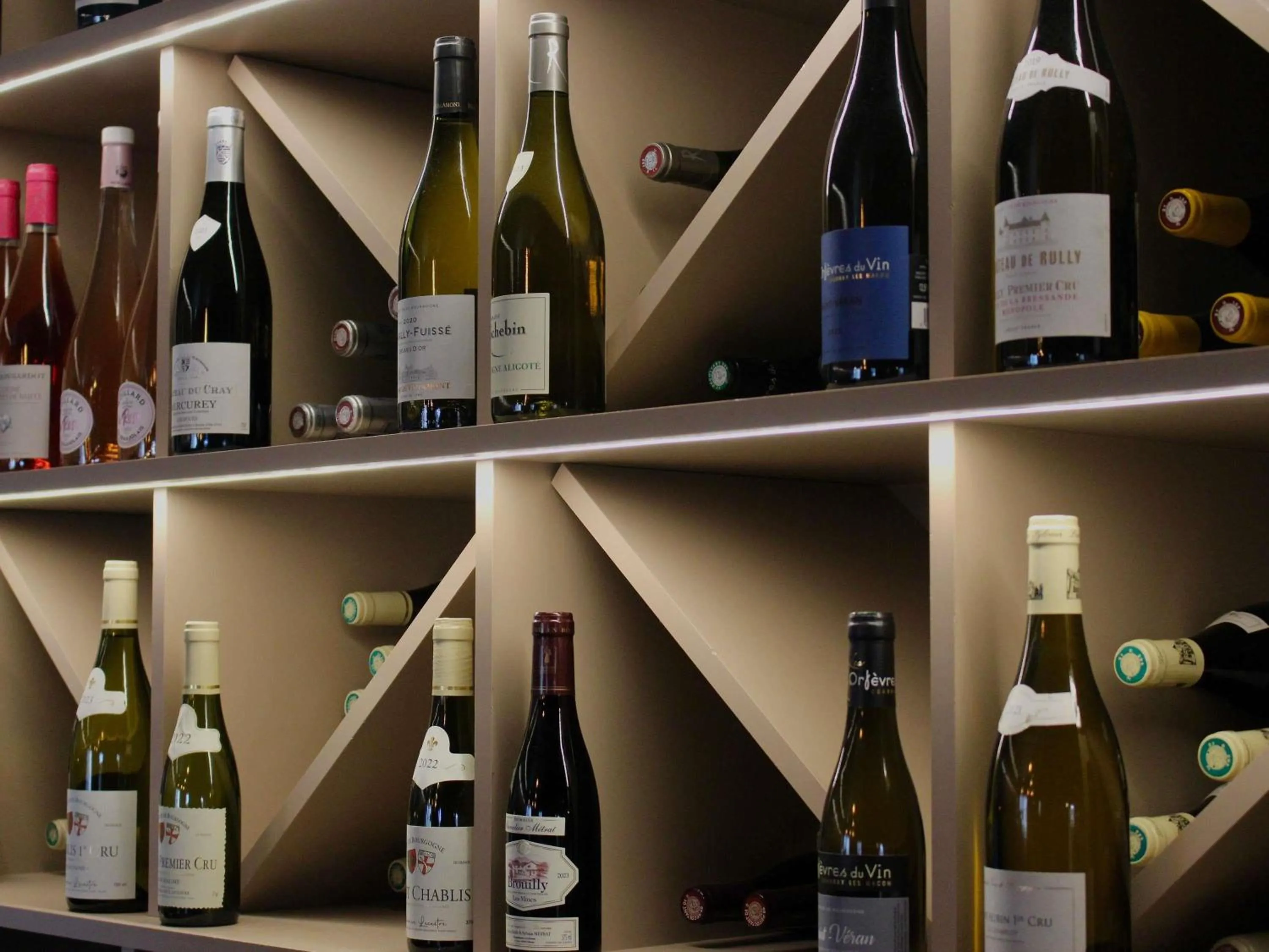 Lounge or bar in ibis Styles Dijon Sud Domaine De Beauregard 21600 Longvic