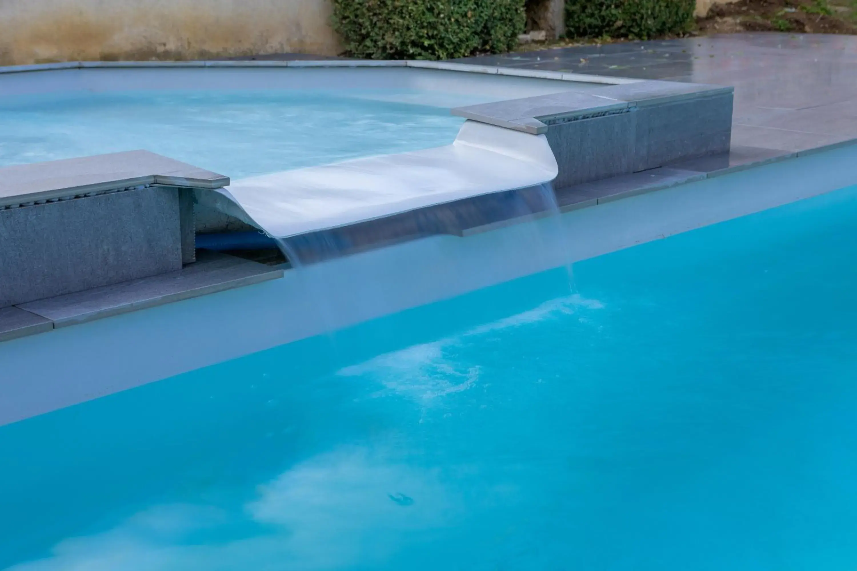 Swimming pool in ibis Styles Dijon Sud Domaine De Beauregard 21600 Longvic Swimming pool in ibis Styles Dijon Sud Domaine De Beauregard 21600 Longvic