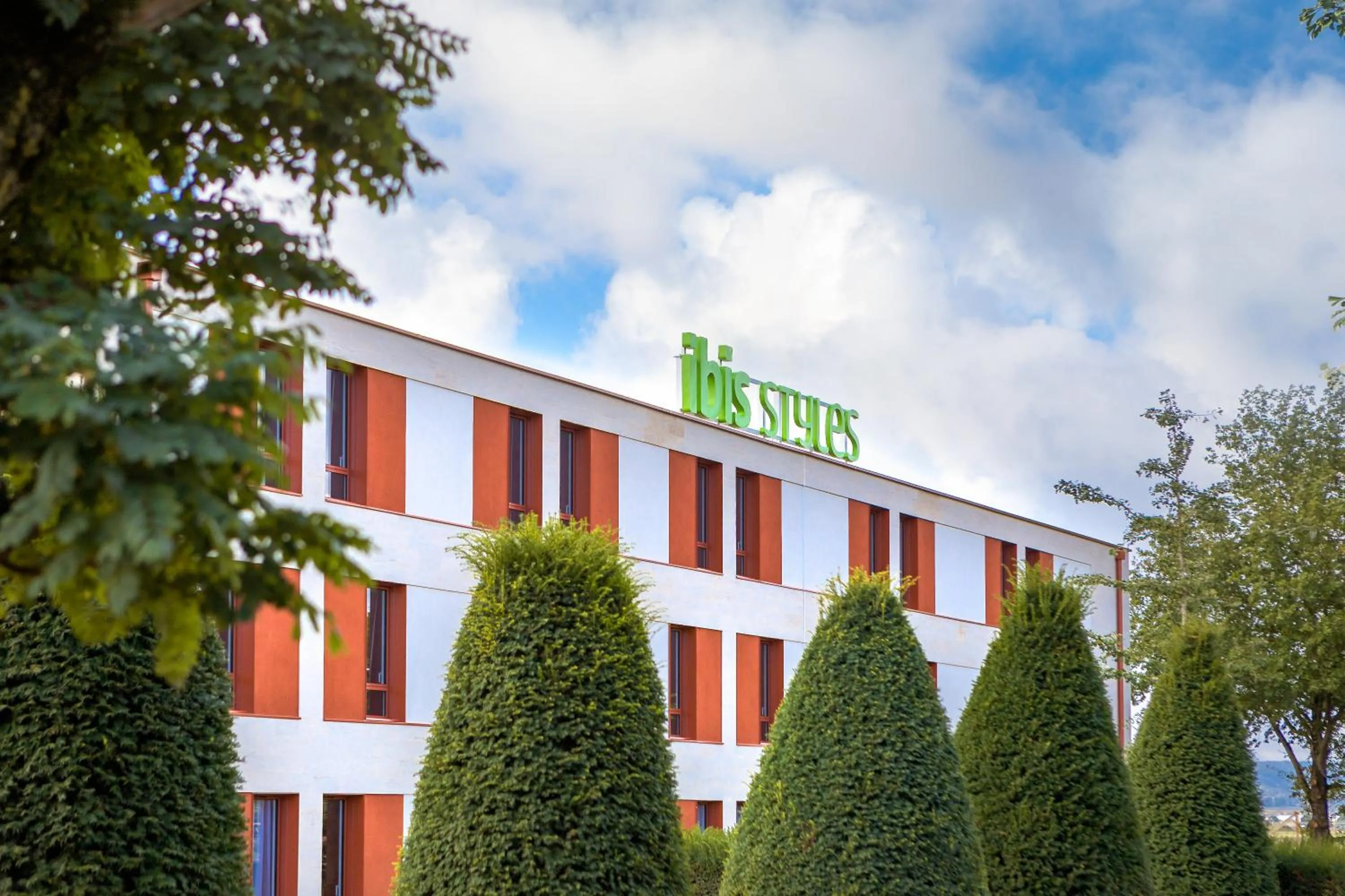 Property logo or sign in ibis Styles Dijon Sud Domaine De Beauregard 21600 Longvic