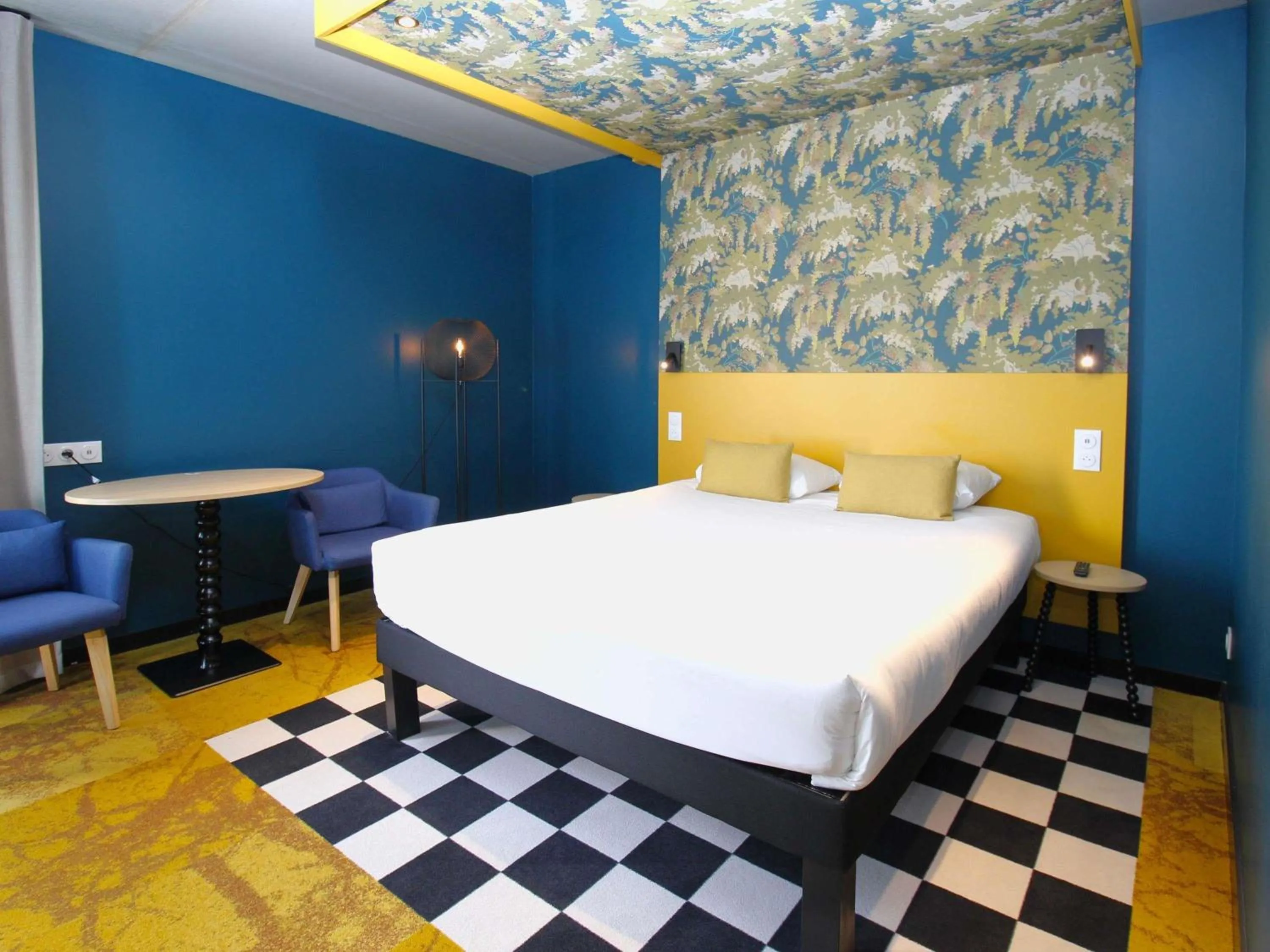 Bedroom, Bed in ibis Styles Dijon Sud Domaine De Beauregard 21600 Longvic