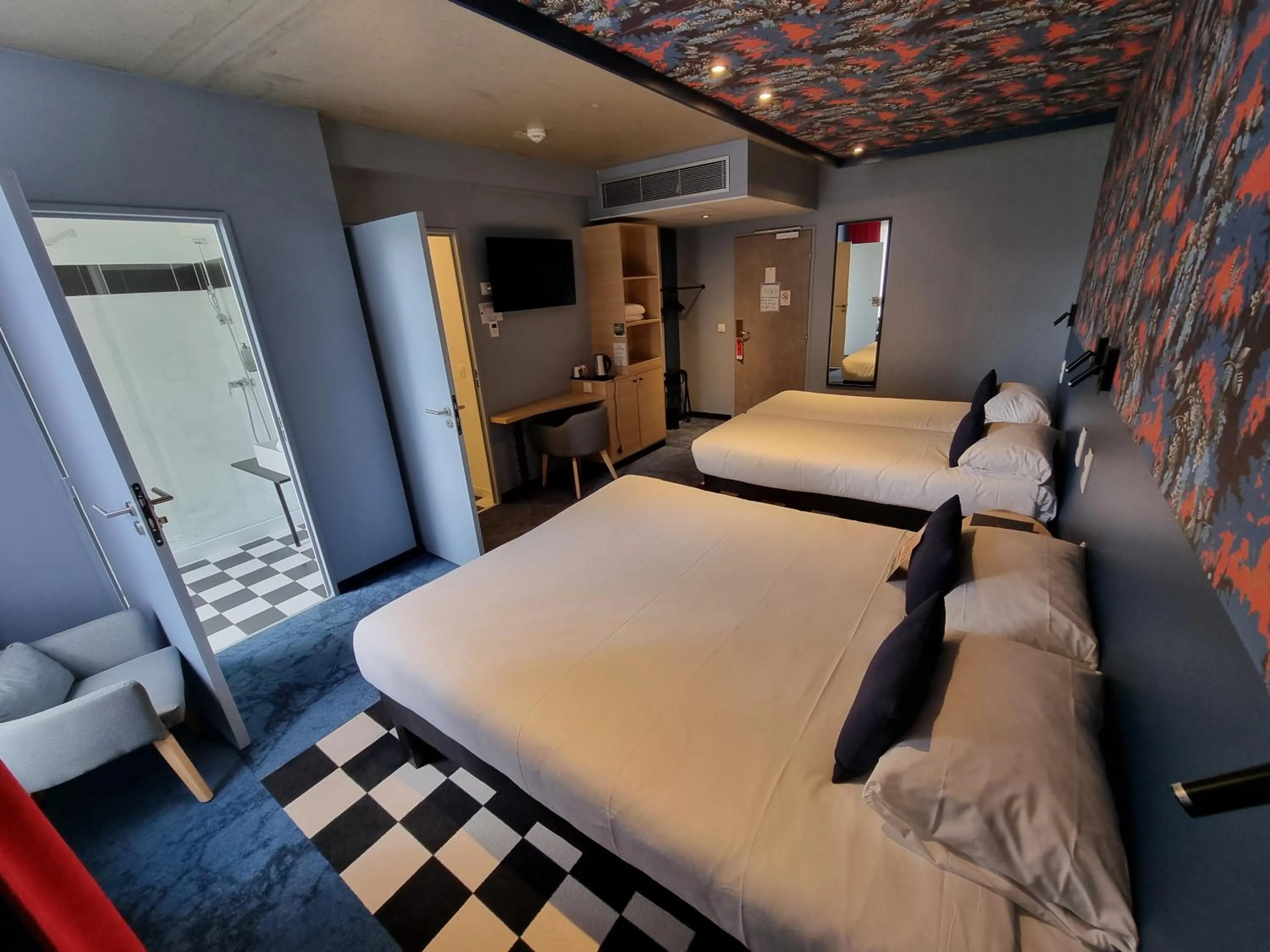 Photo of the whole room, Bed in ibis Styles Dijon Sud Domaine De Beauregard 21600 Longvic