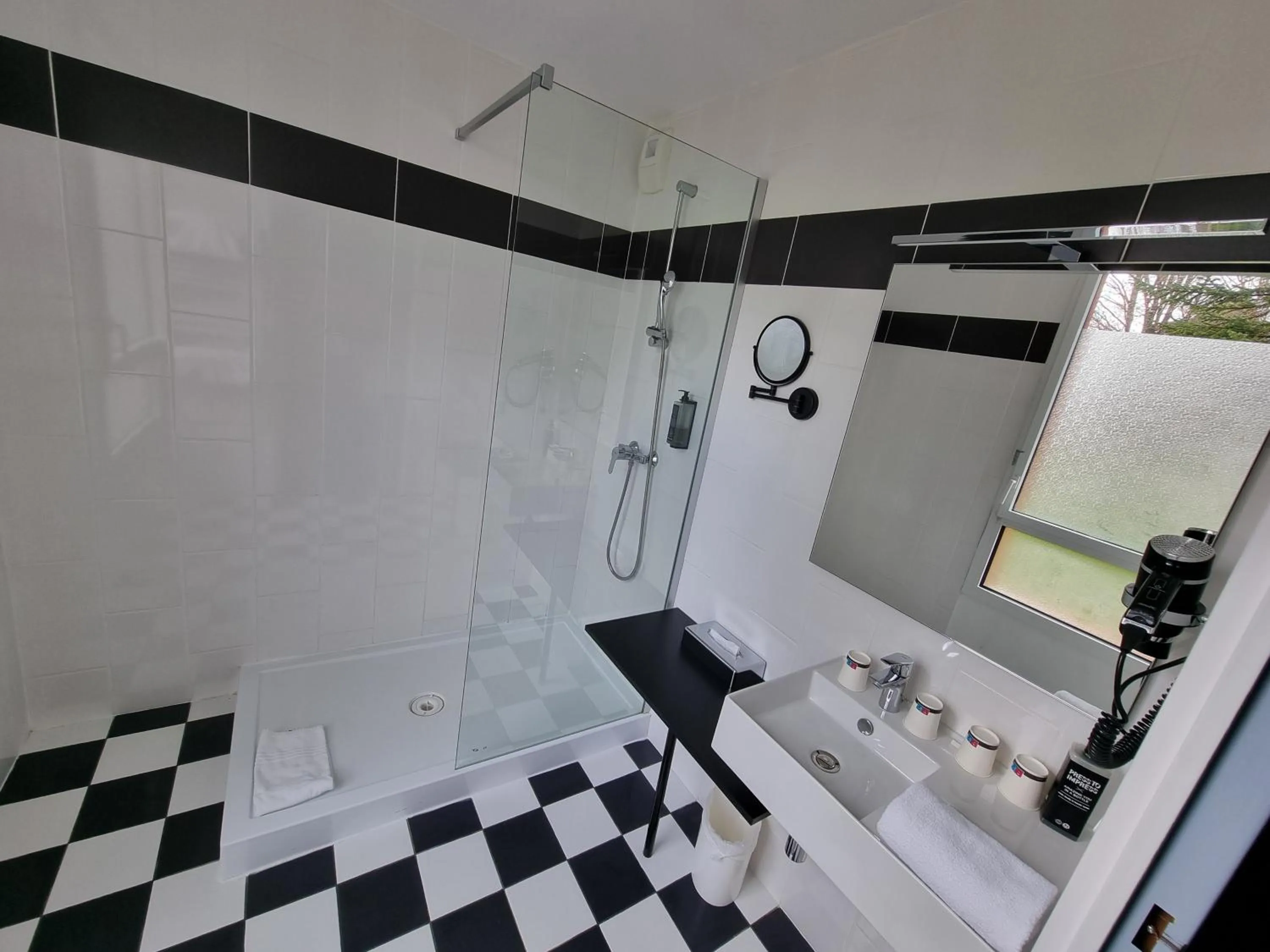 Bathroom in ibis Styles Dijon Sud Domaine De Beauregard 21600 Longvic