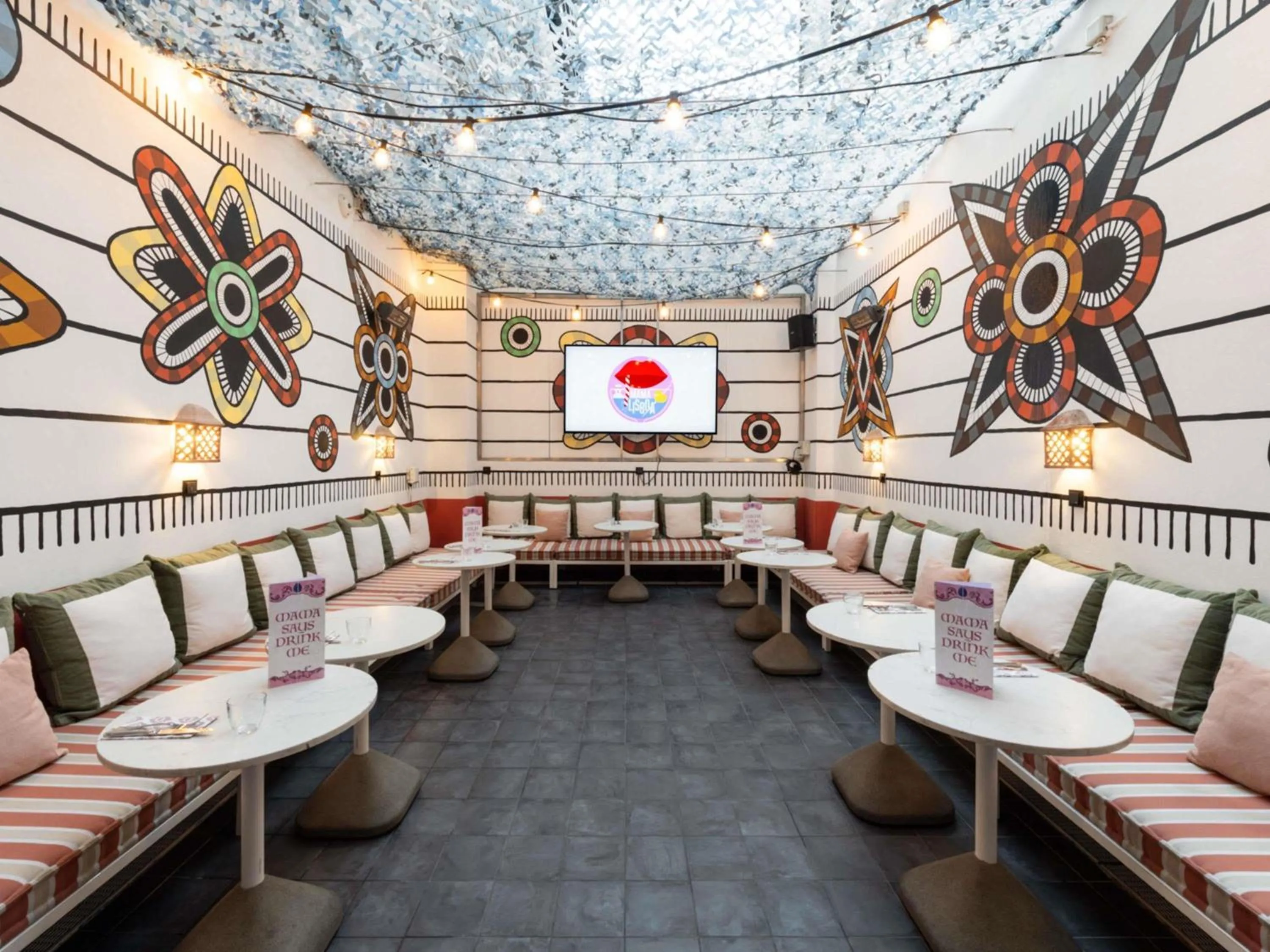 Meeting/conference room in Mama Shelter Lisboa