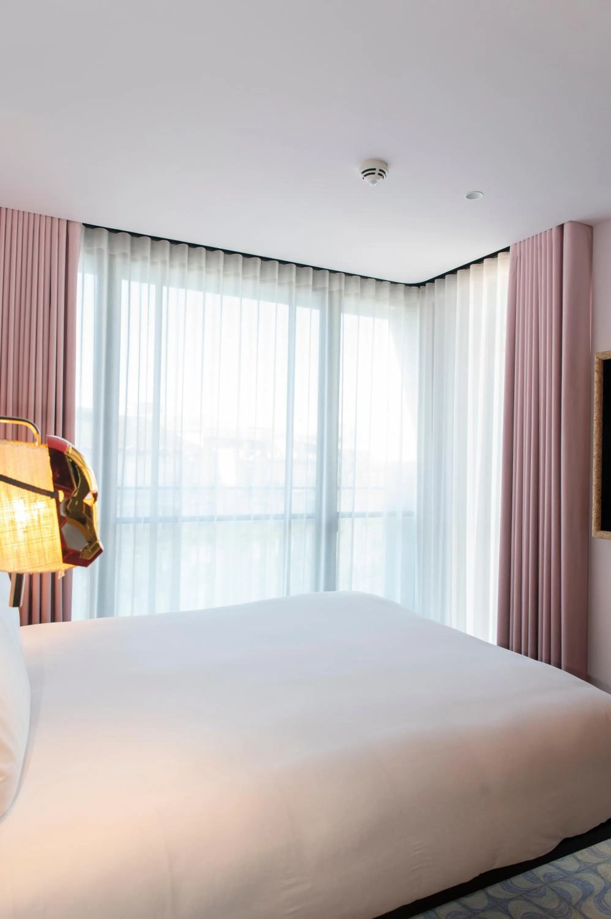 Bed in Mama Shelter Lisboa