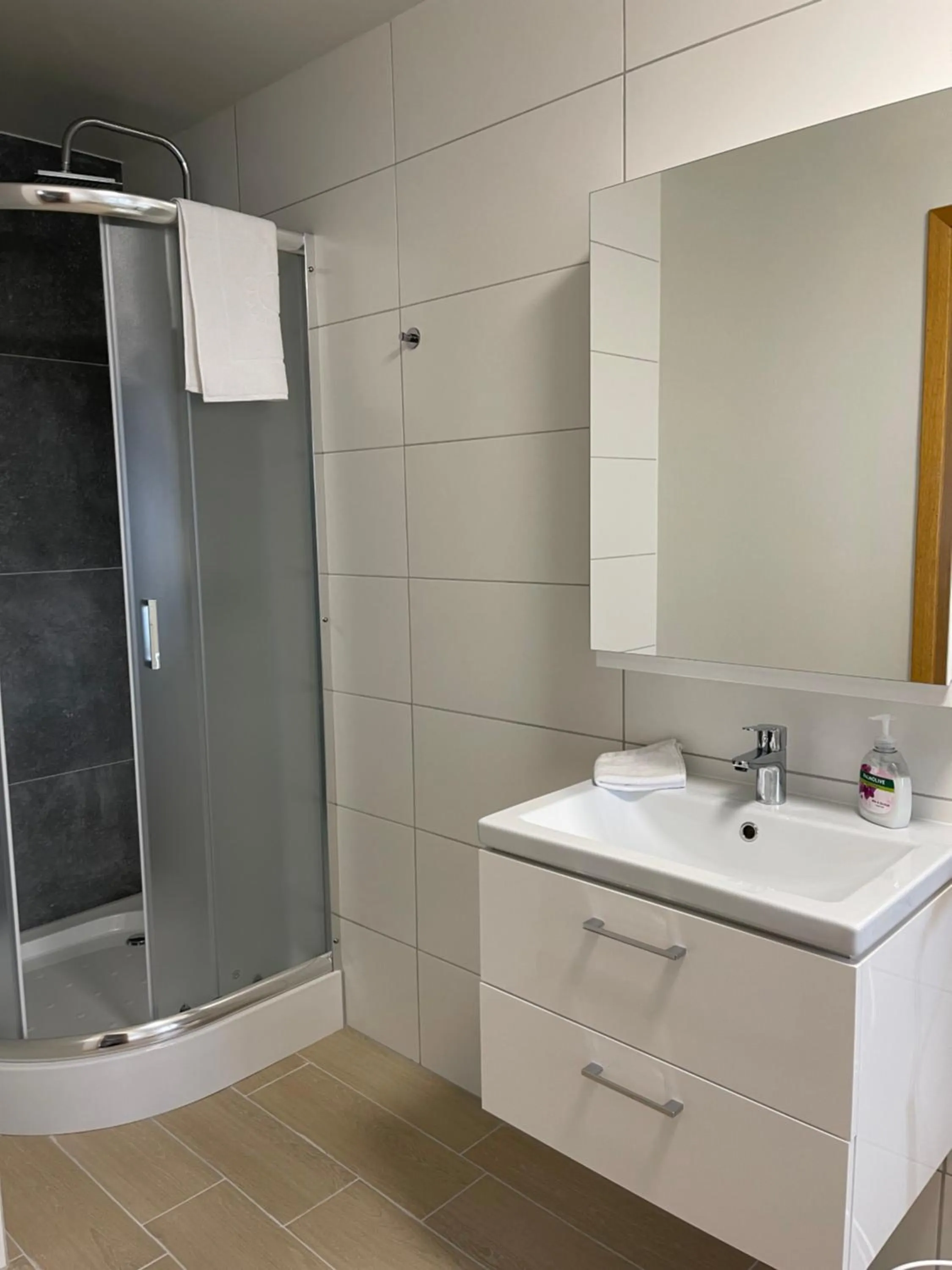 Bathroom in Helgrindur Guesthouse