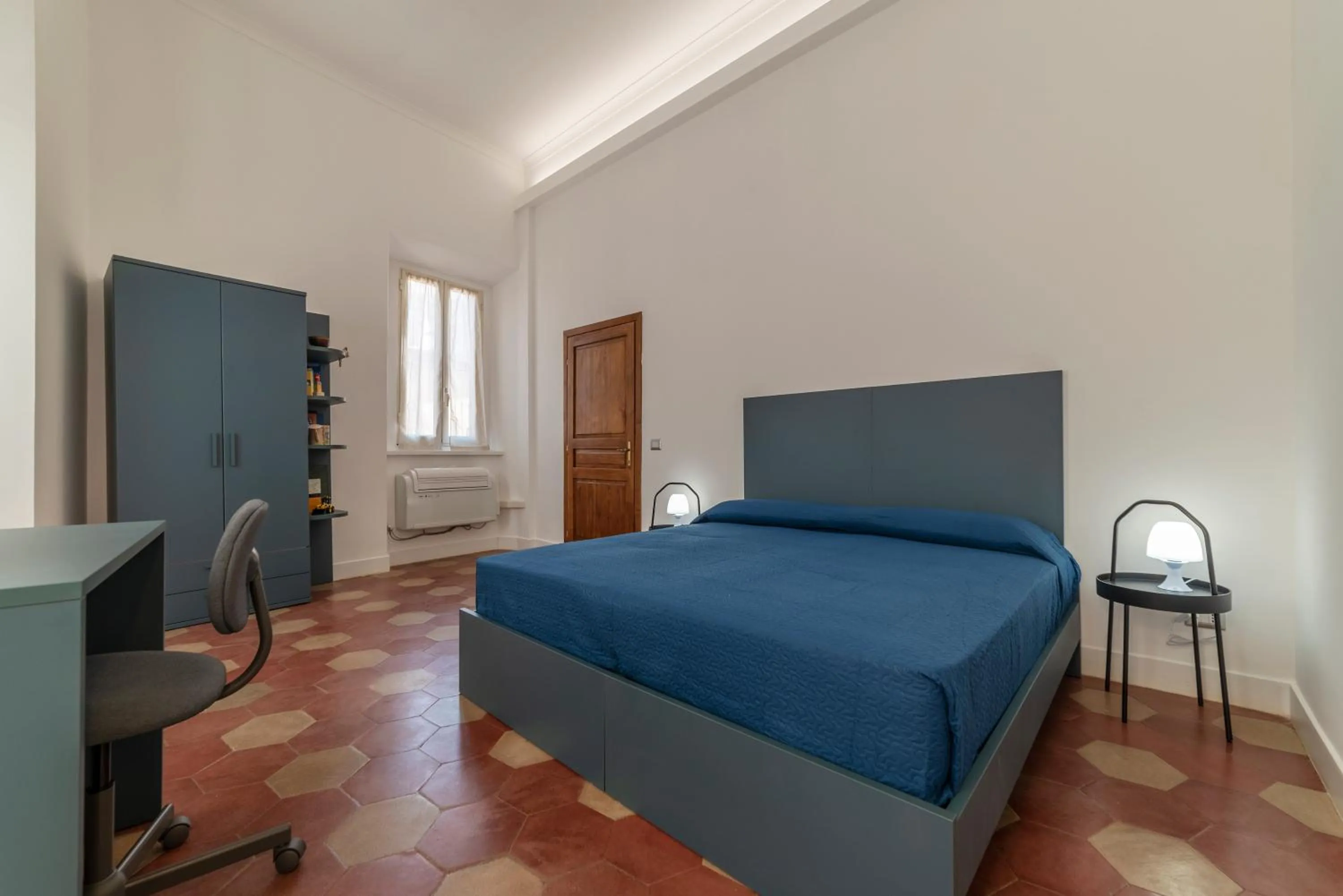 Bedroom, Bed in Largo di Torre Argentina Apartment
