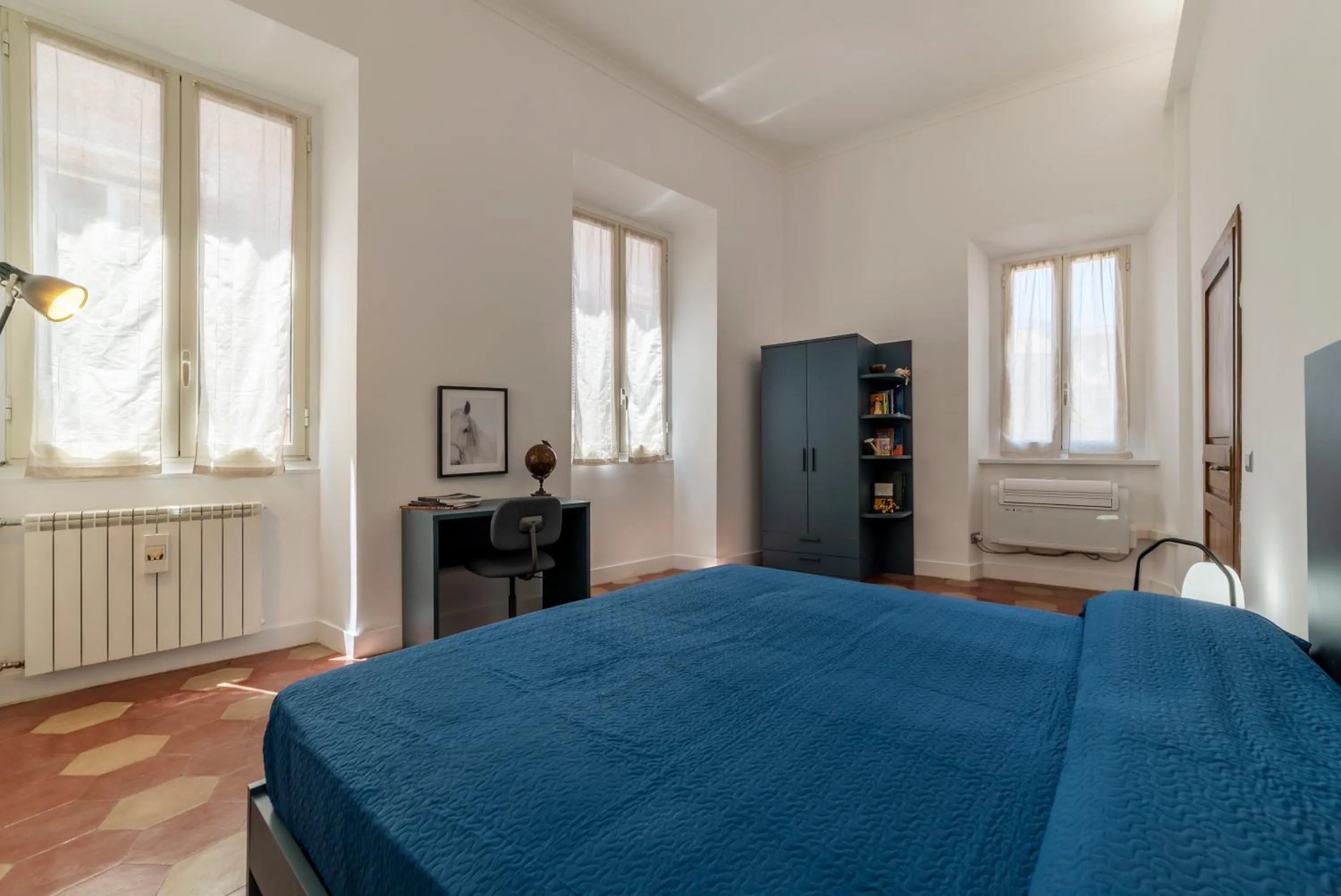 Bedroom, Bed in Largo di Torre Argentina Apartment