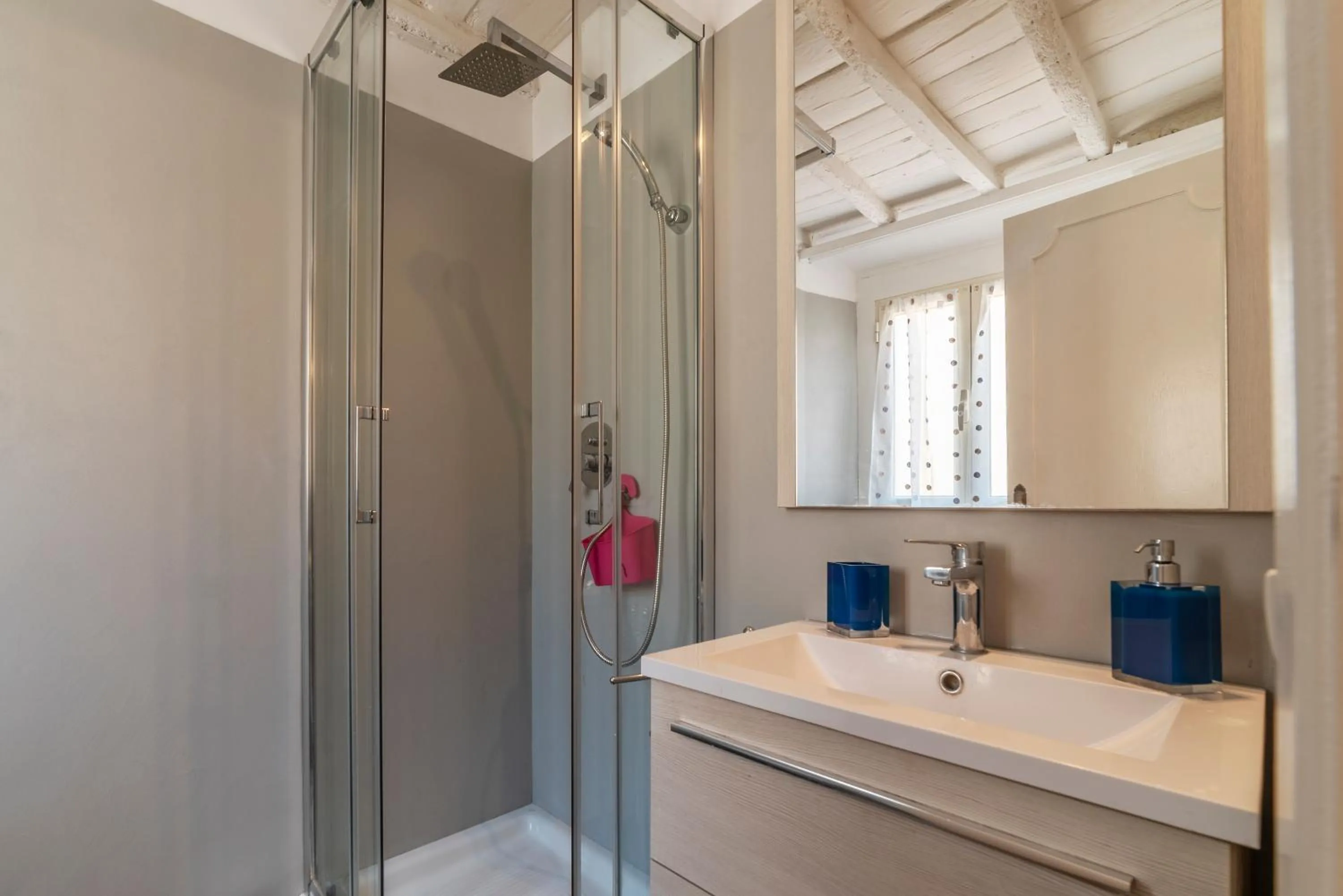 Bathroom in Largo di Torre Argentina Apartment