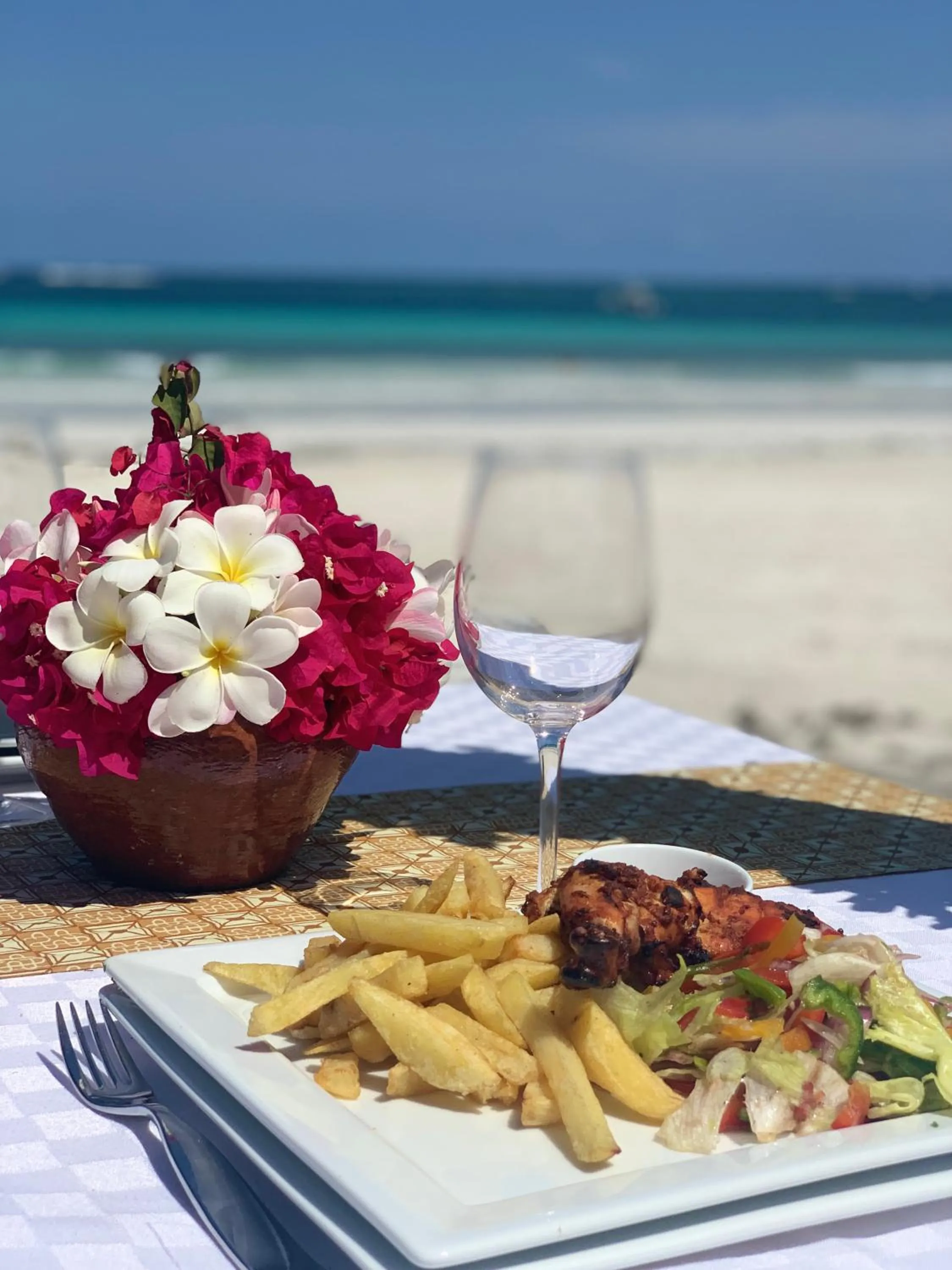 Restaurant/places to eat in Eleven Pearl Boutique Hotel & Spa