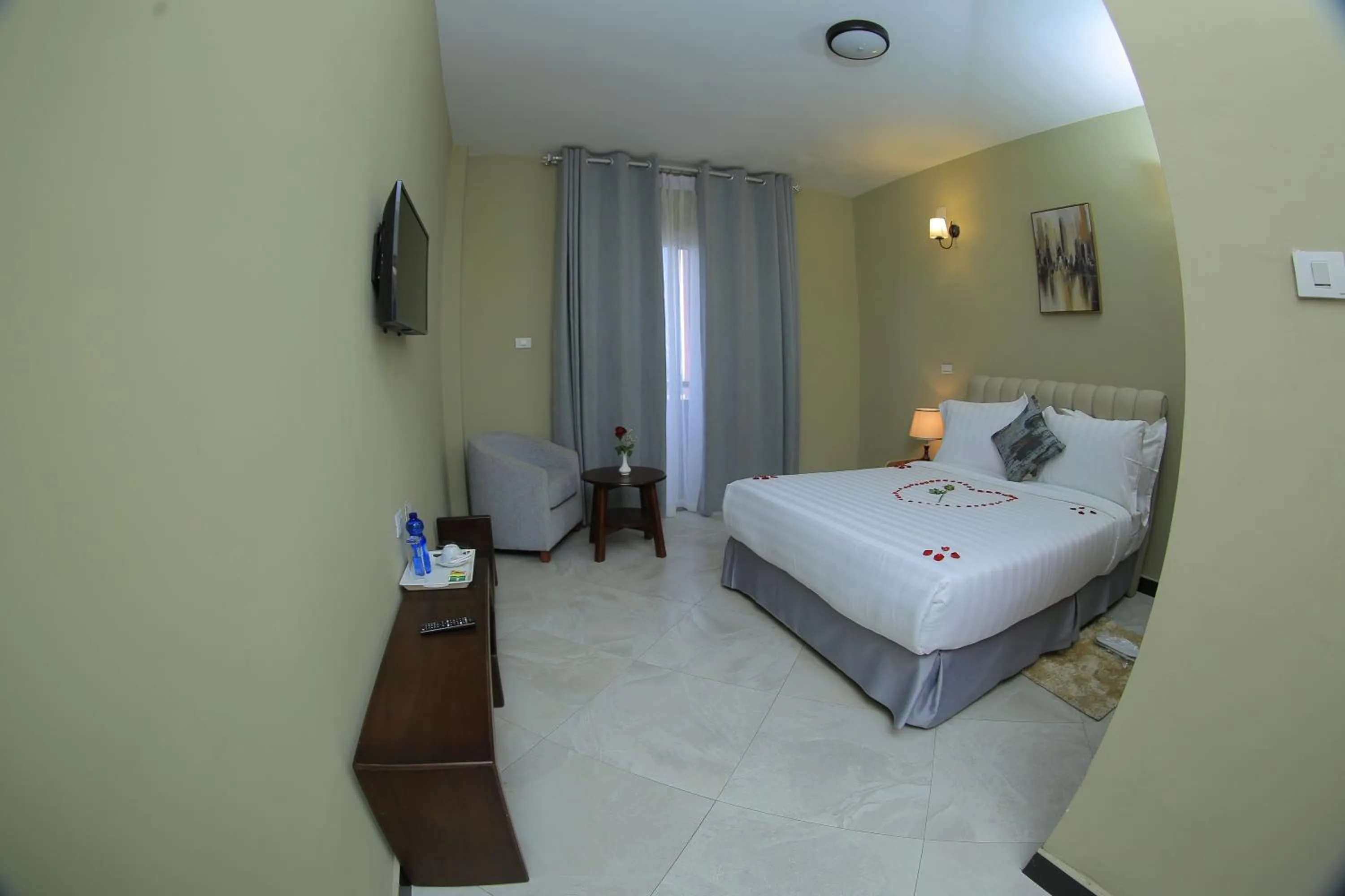 Photo of the whole room, Bed in Daisy Hotel