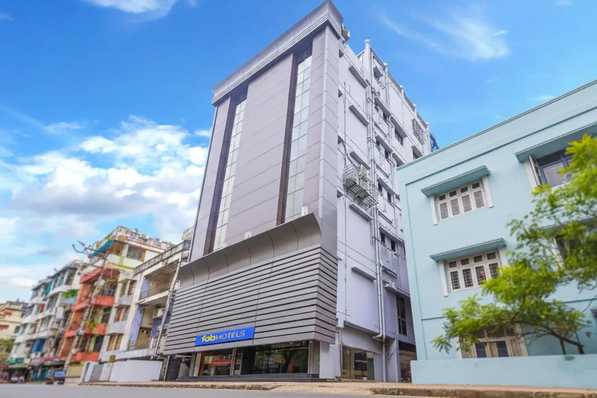 Property building in FabHotel Eros 211 - Nr Sreebhumi Property building in FabHotel Eros 211 - Nr Sreebhumi