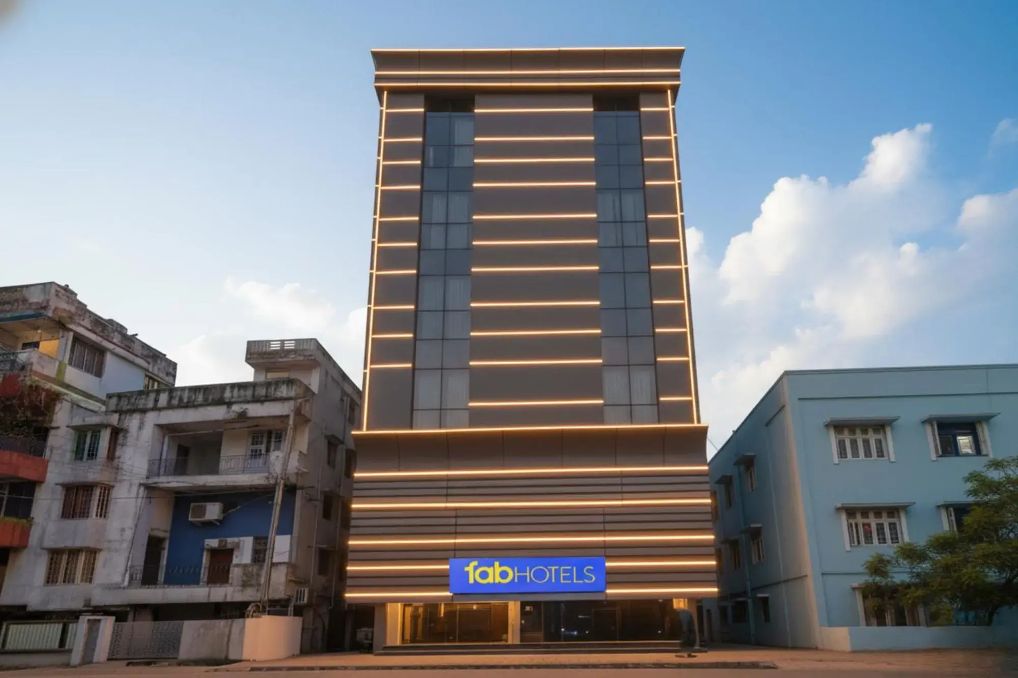 Property building in FabHotel Eros 211 - Nr Sreebhumi Property building in FabHotel Eros 211 - Nr Sreebhumi